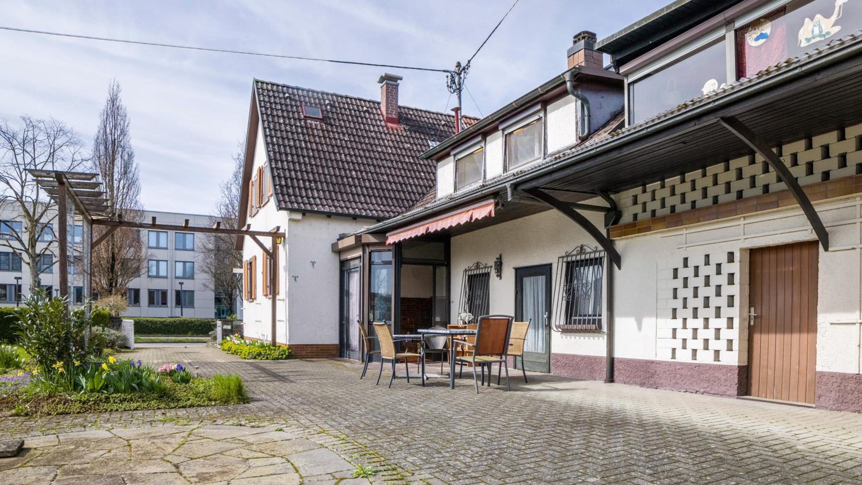 Three-Bedroom House photo 2