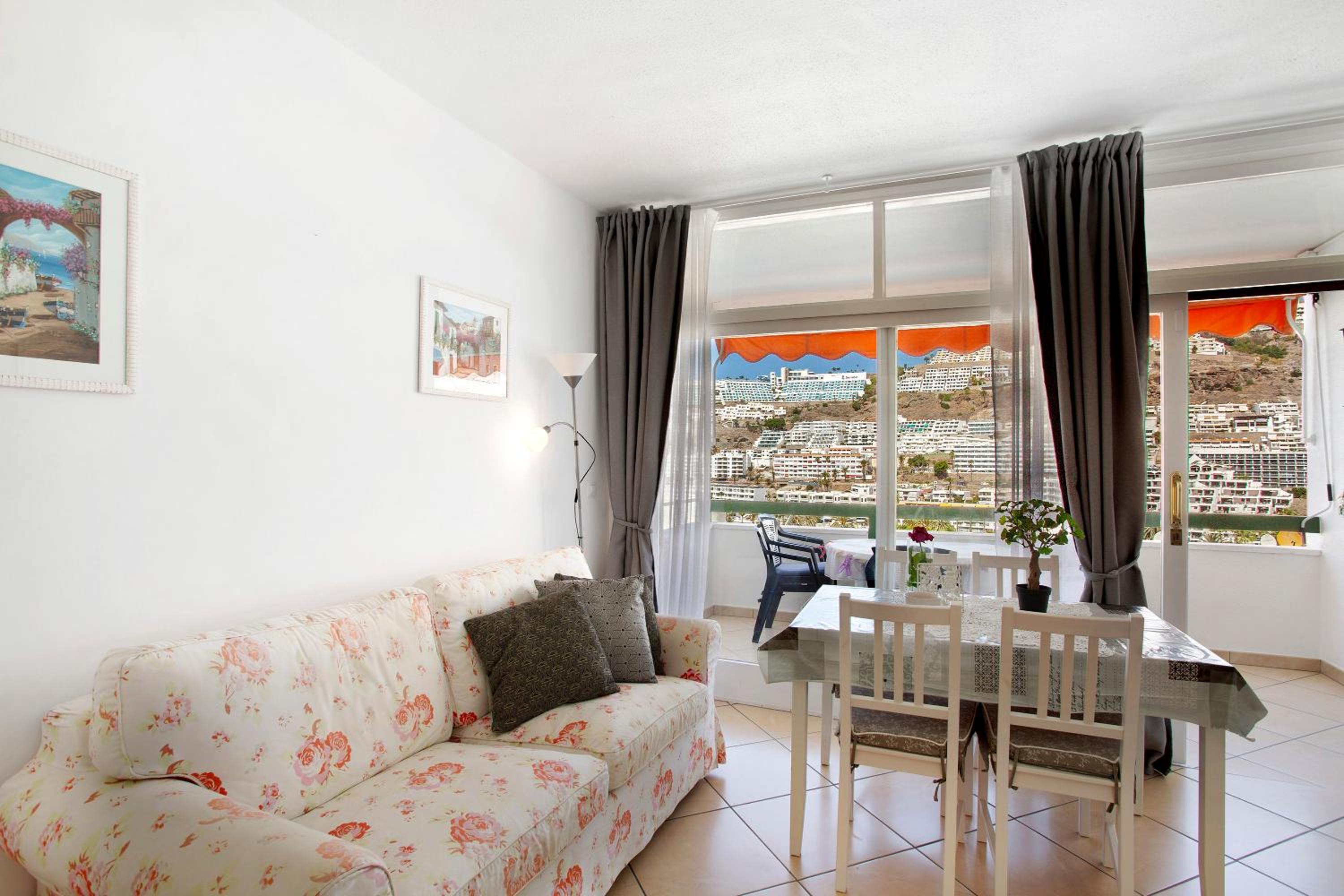 Apartamento de un dormitorio superior con balcón