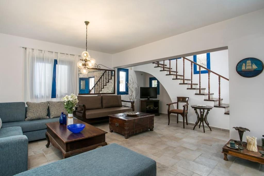 Three-Bedroom Villa photo 1