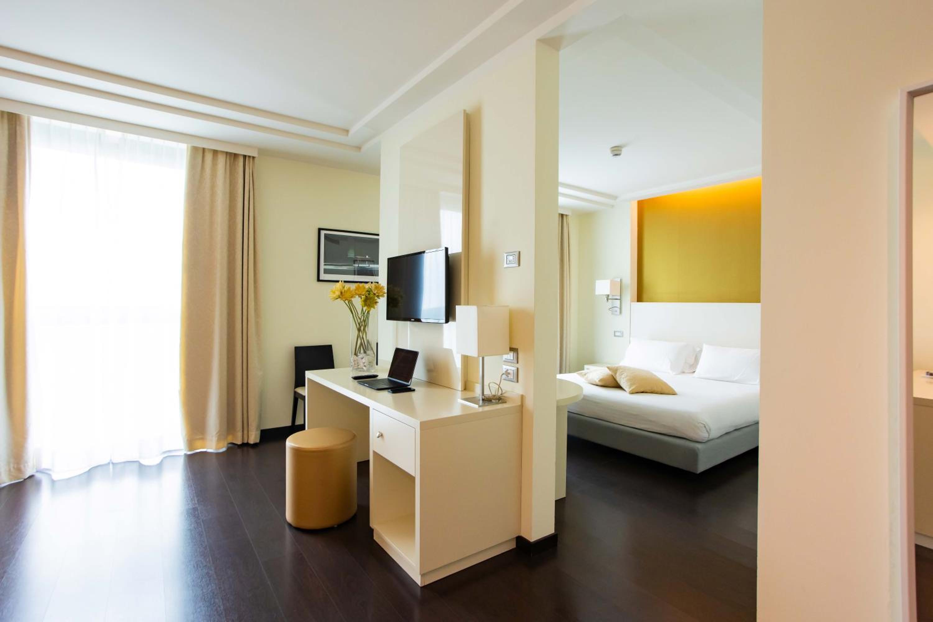 Suite with Garden View photo 2