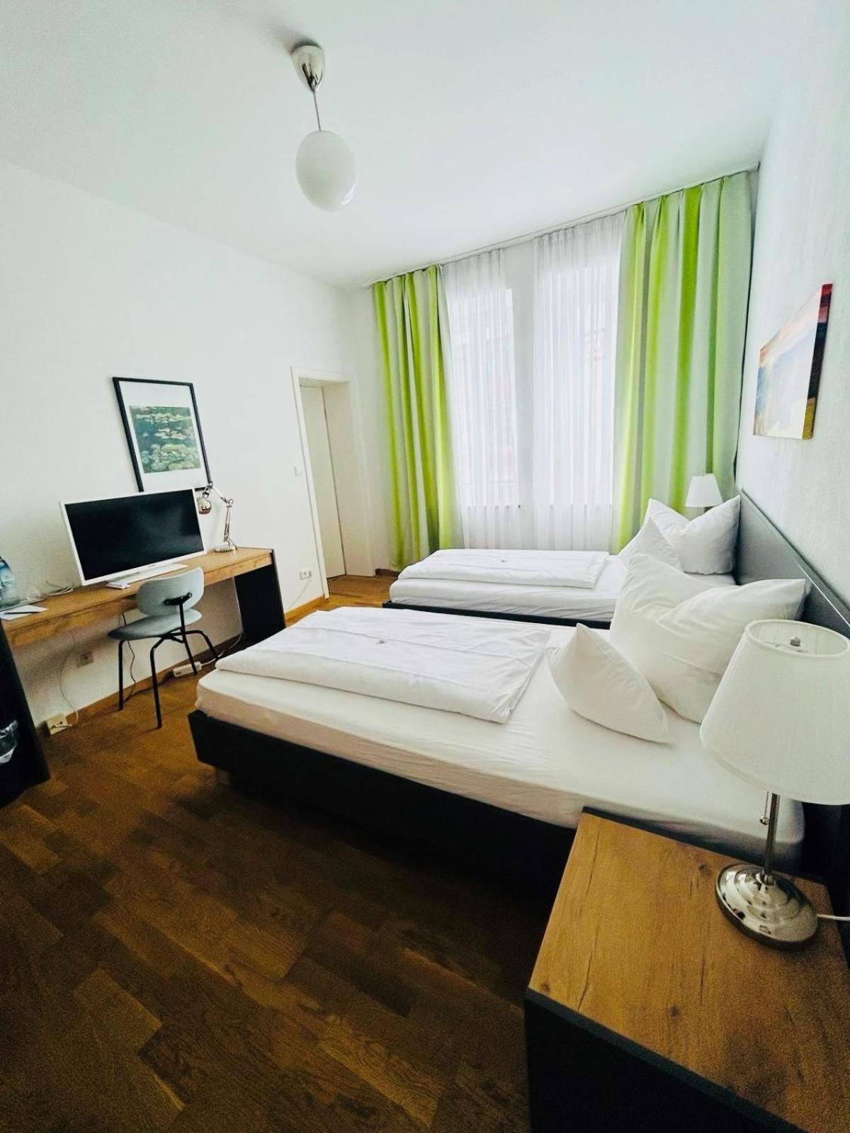 Classic Quadruple Room - Photo 1