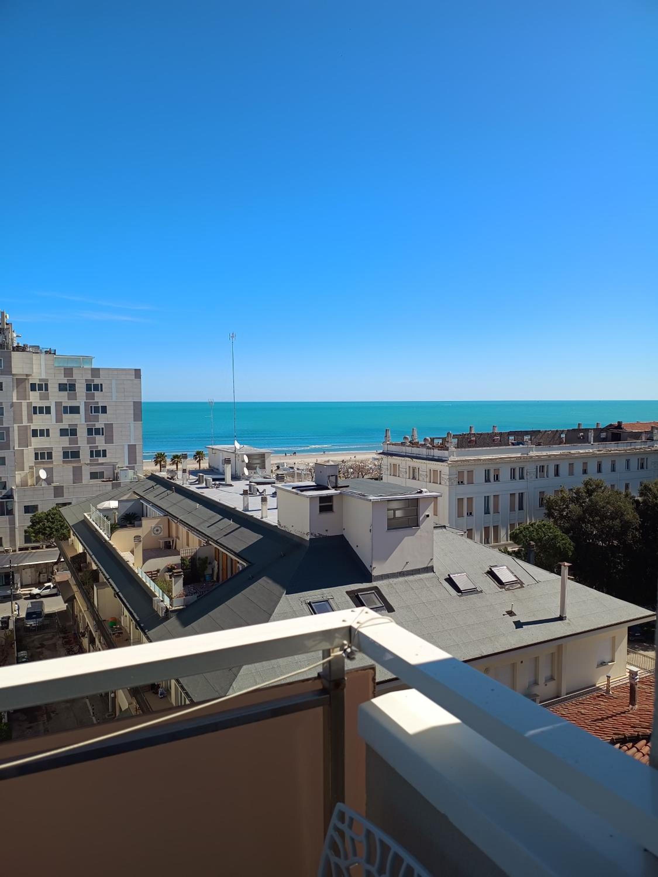 Deluxe Double Room with Balcony and Sea View photo 3