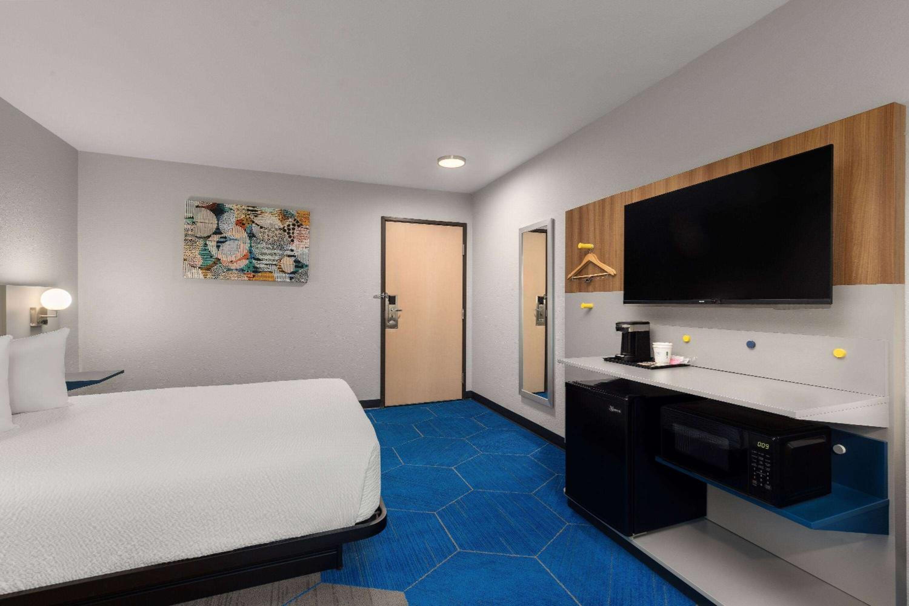 Queen Room - Disability Access - Photo 2