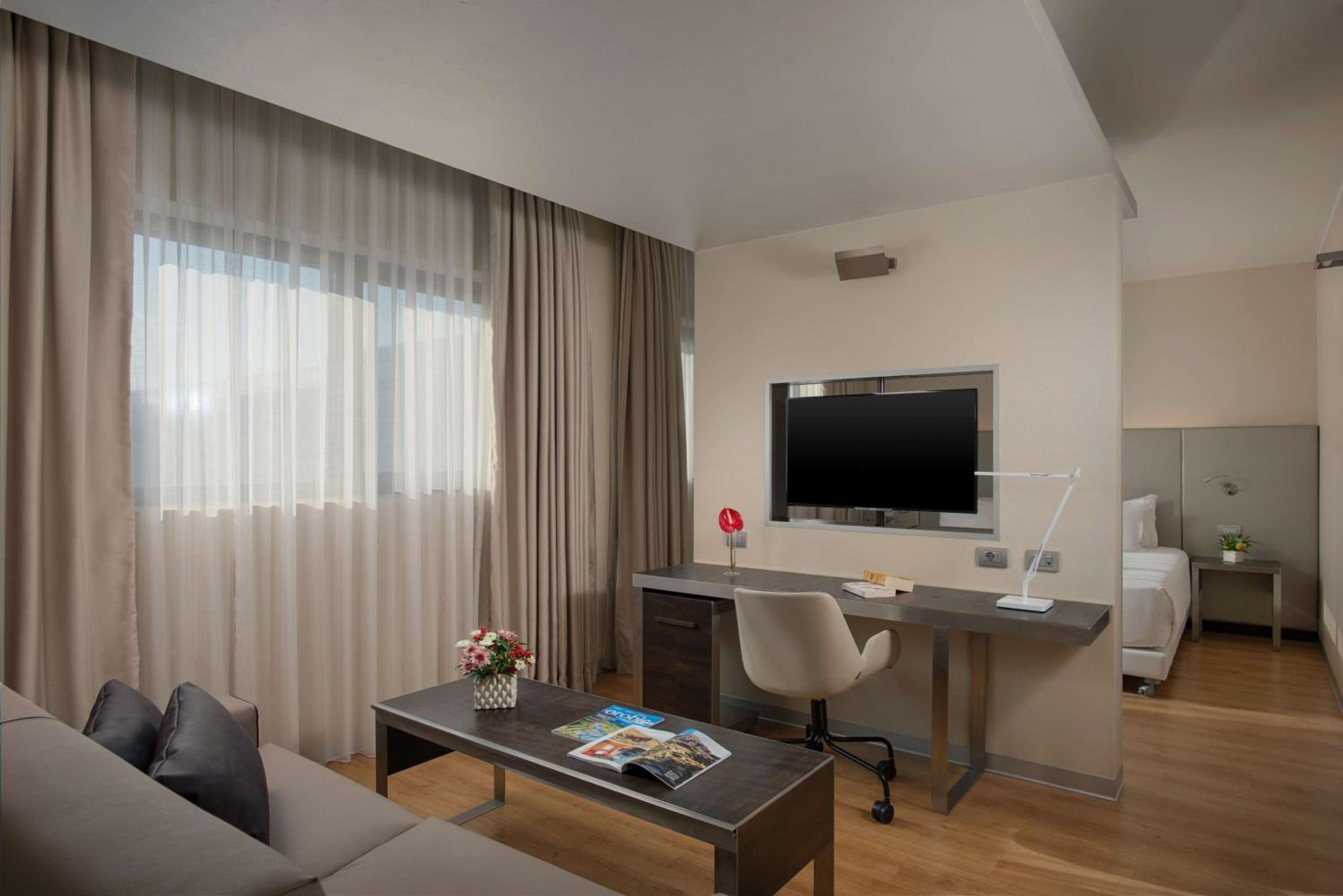 Junior Suite with Extra Bed (2 Adults + 1 Child) - Photo 1