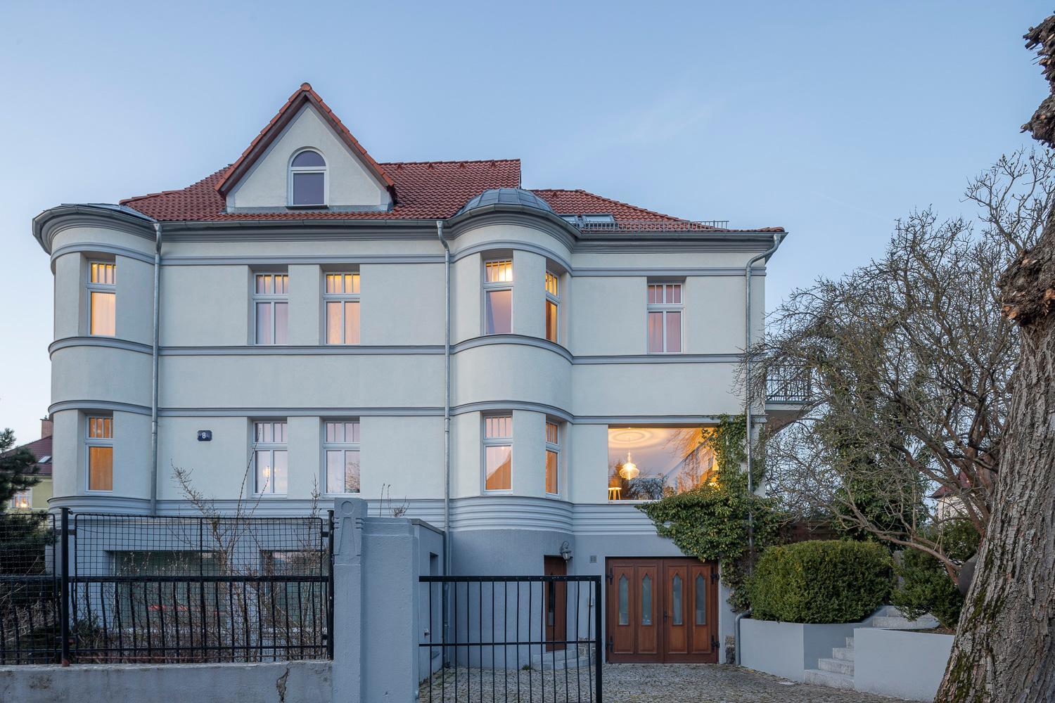 Villa photo 3