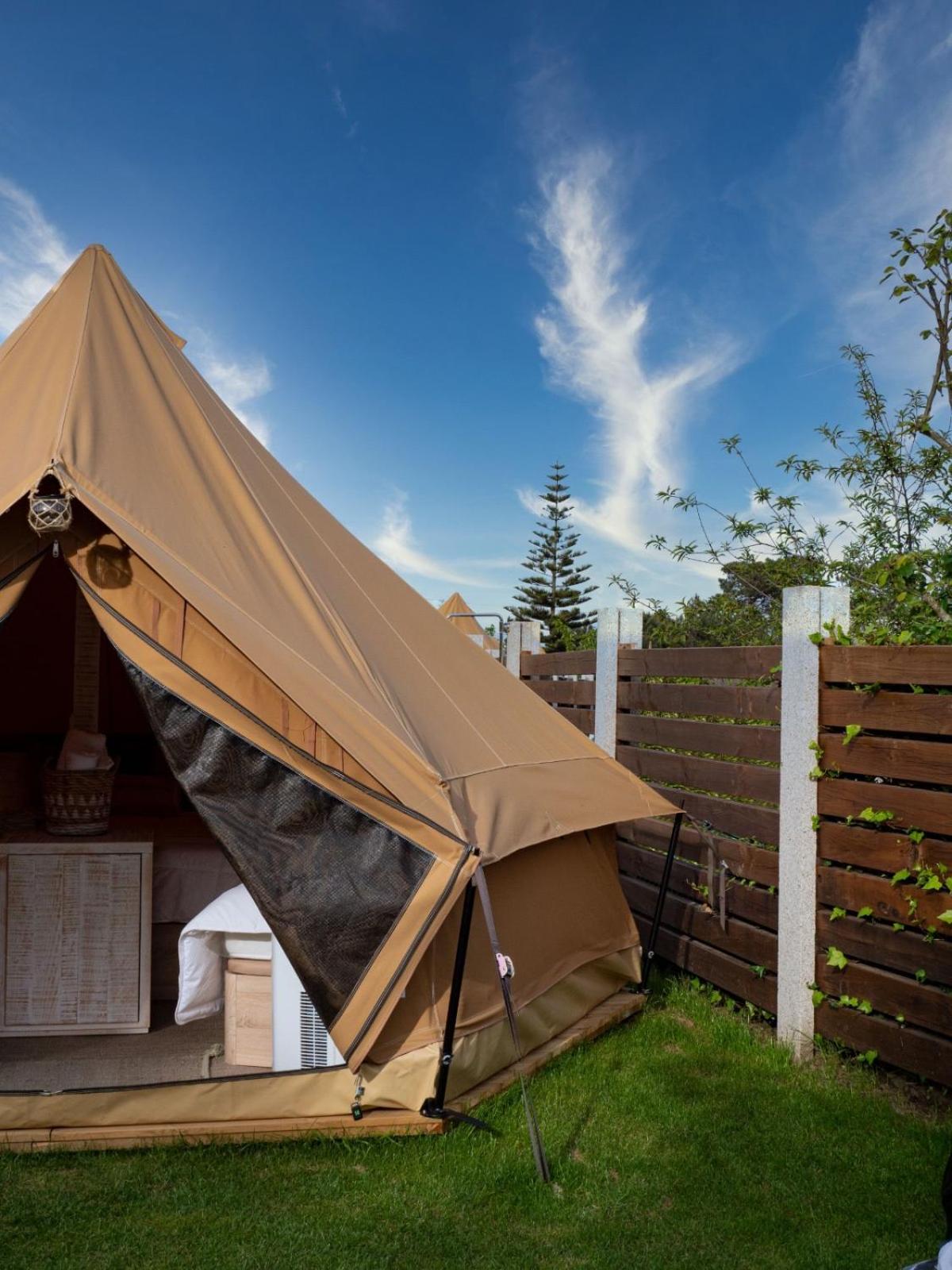 Premium Tent photo 2