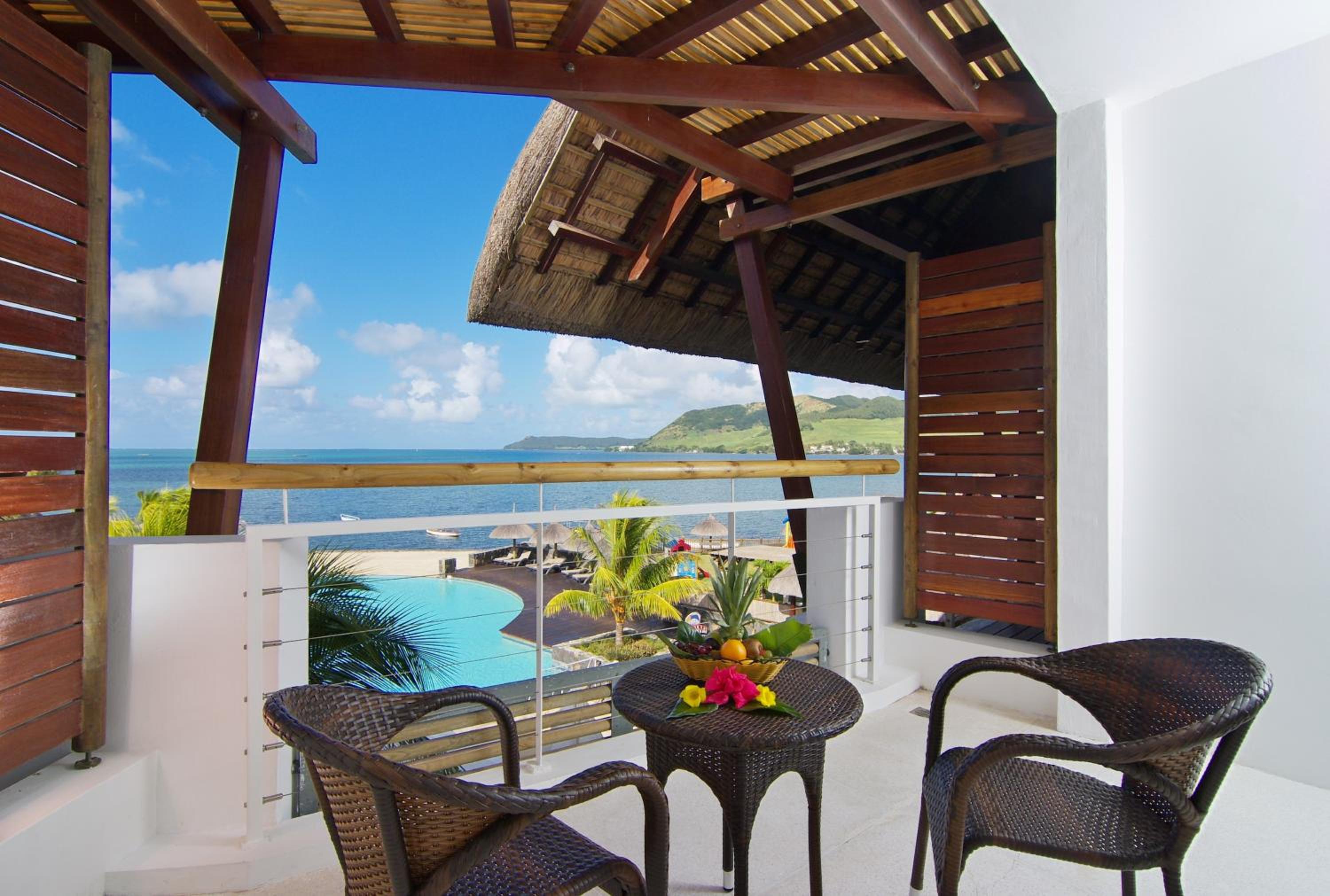 Family Room with Sea View (2 Adults + 2 Children)