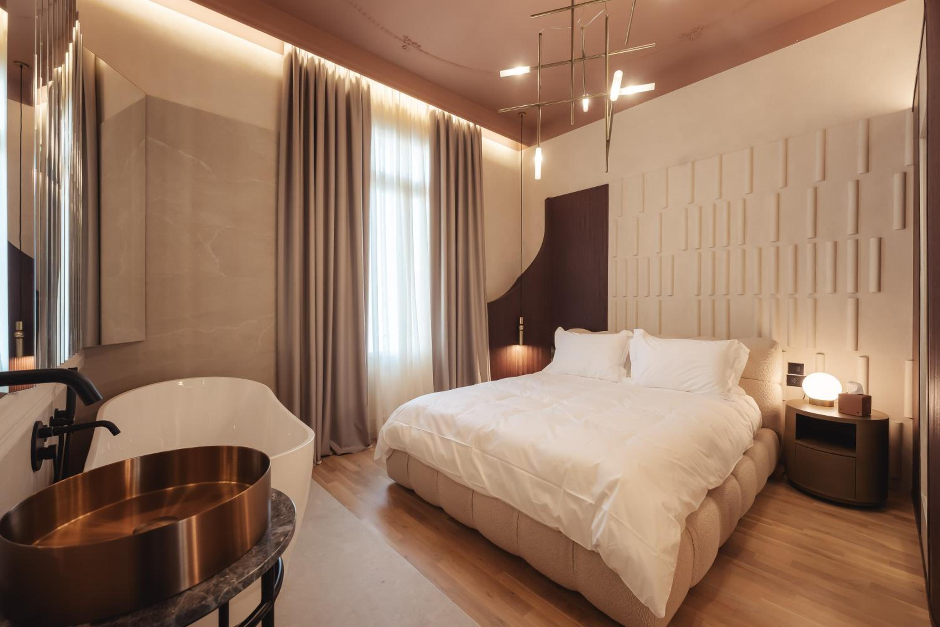  Elegant Suite - Photo 12
