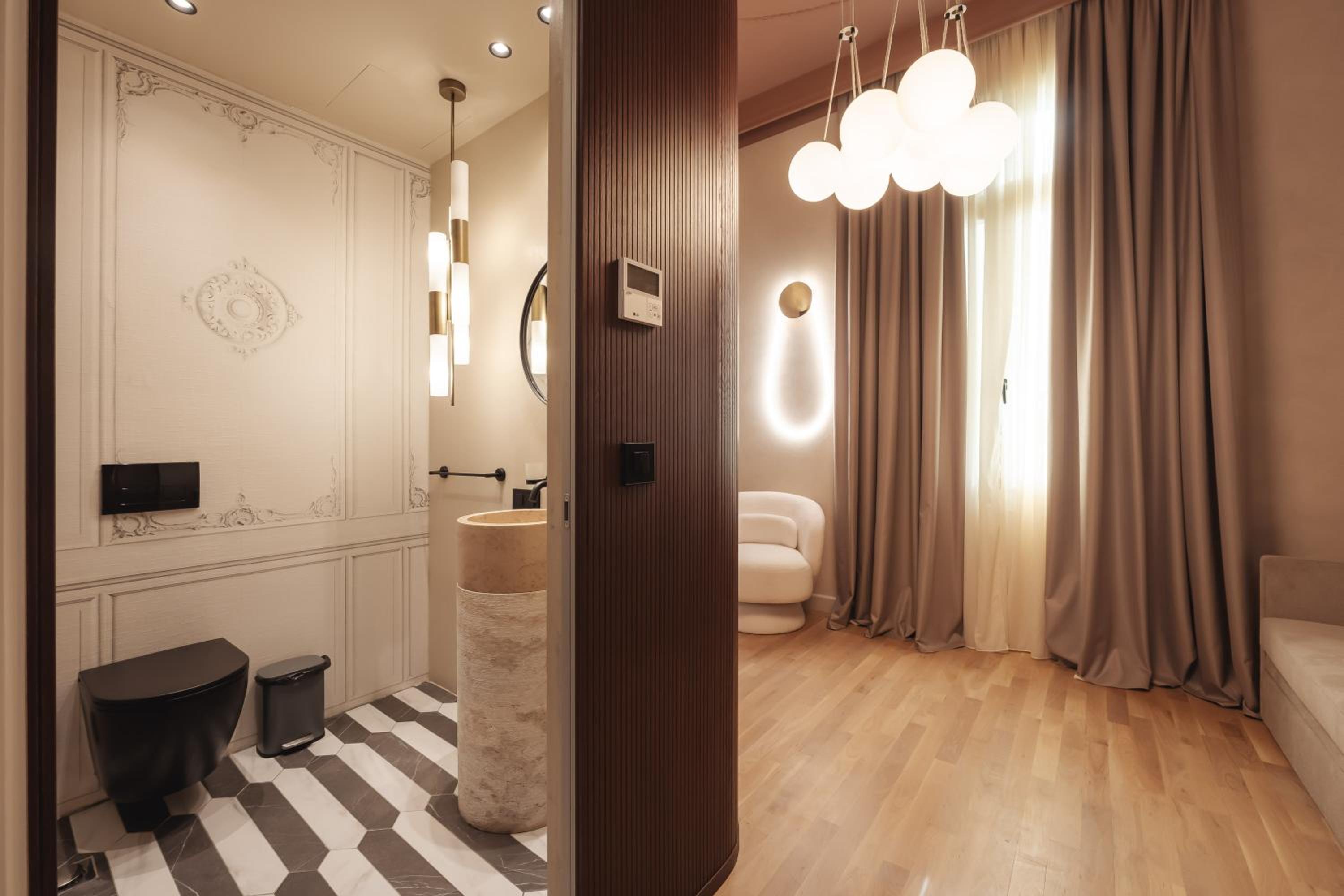  Elegant Suite - Photo 13