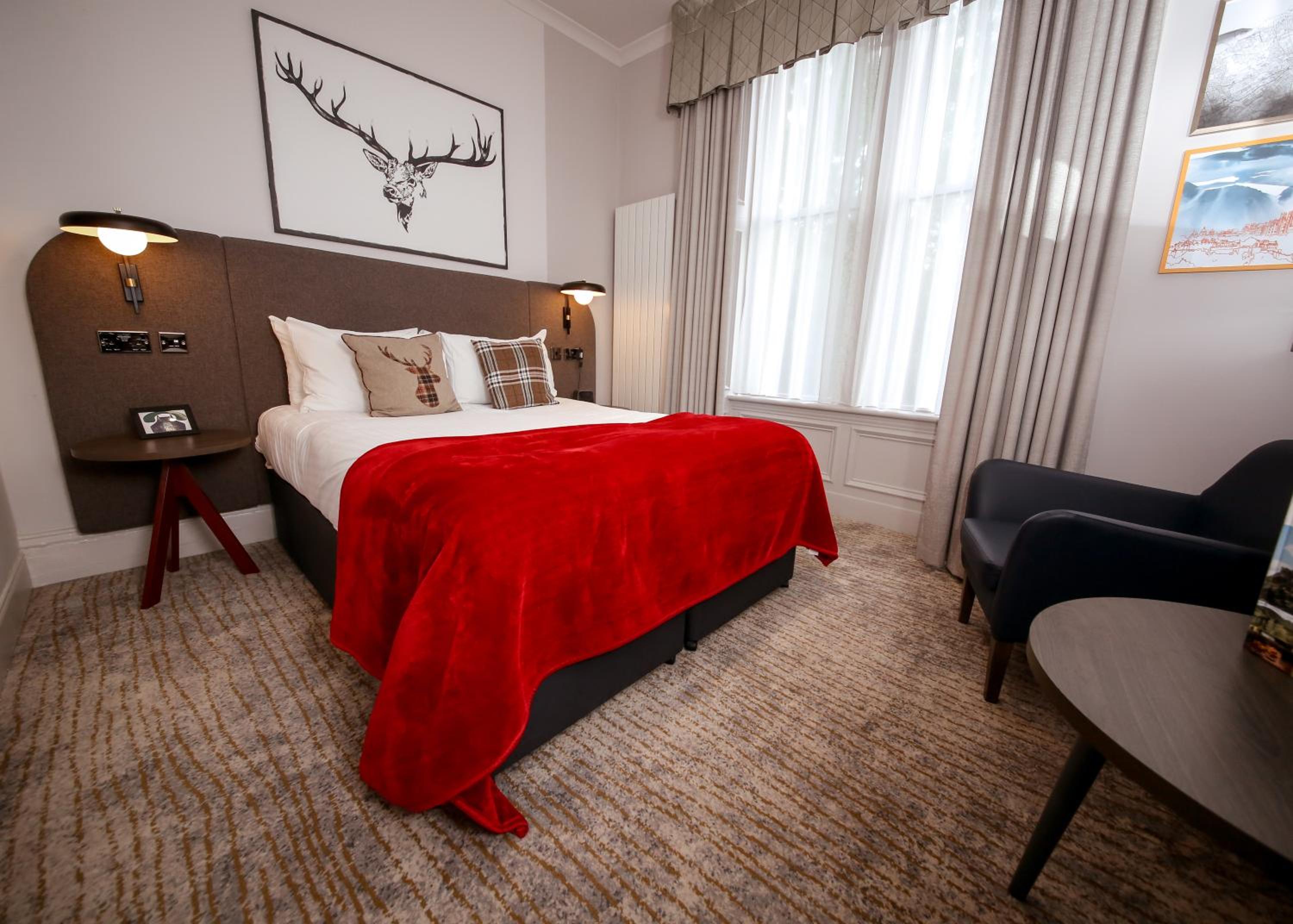 Standard Double Room thumbnail 5