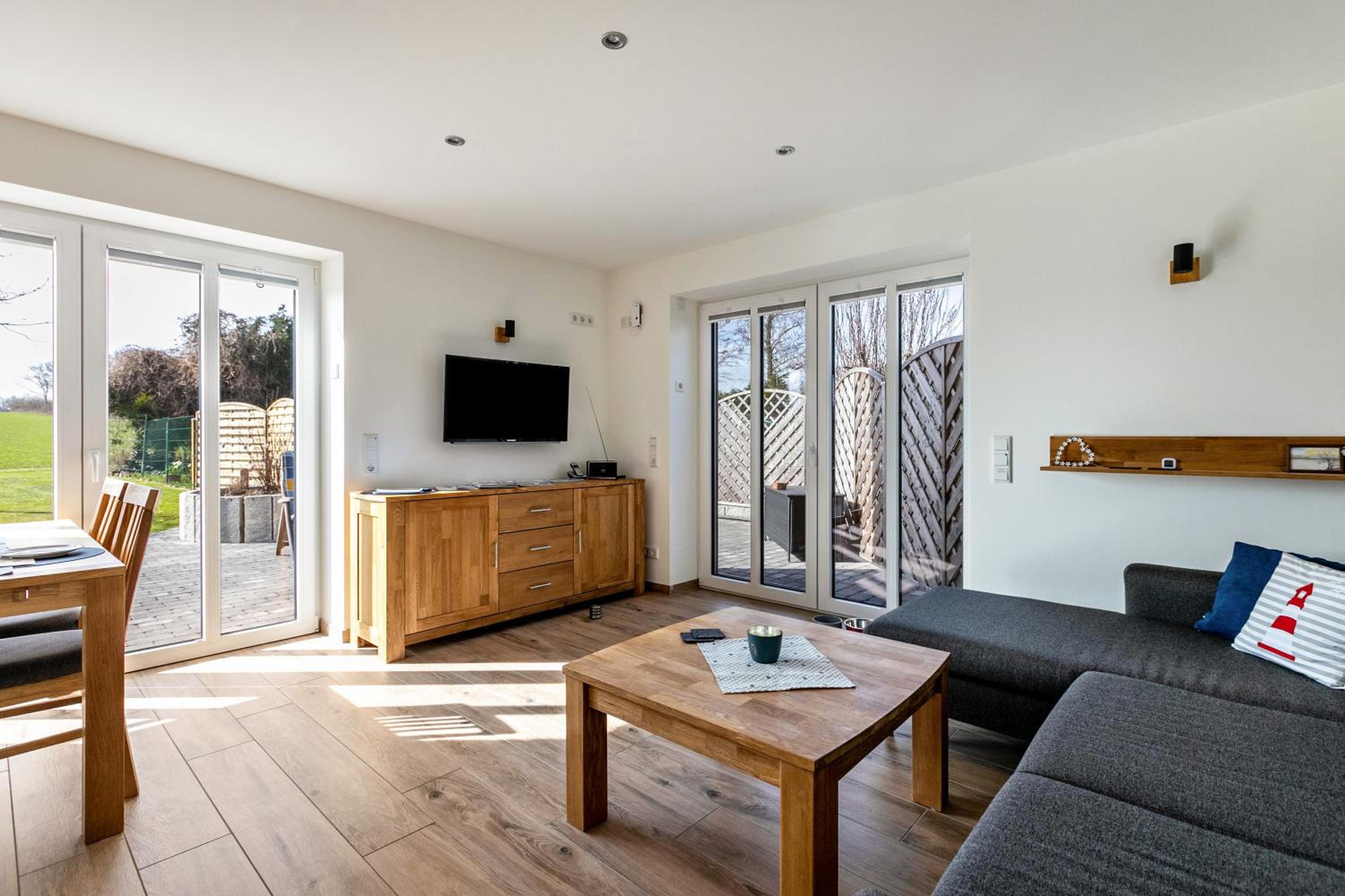 One-Bedroom Apartment with Garden photo 1