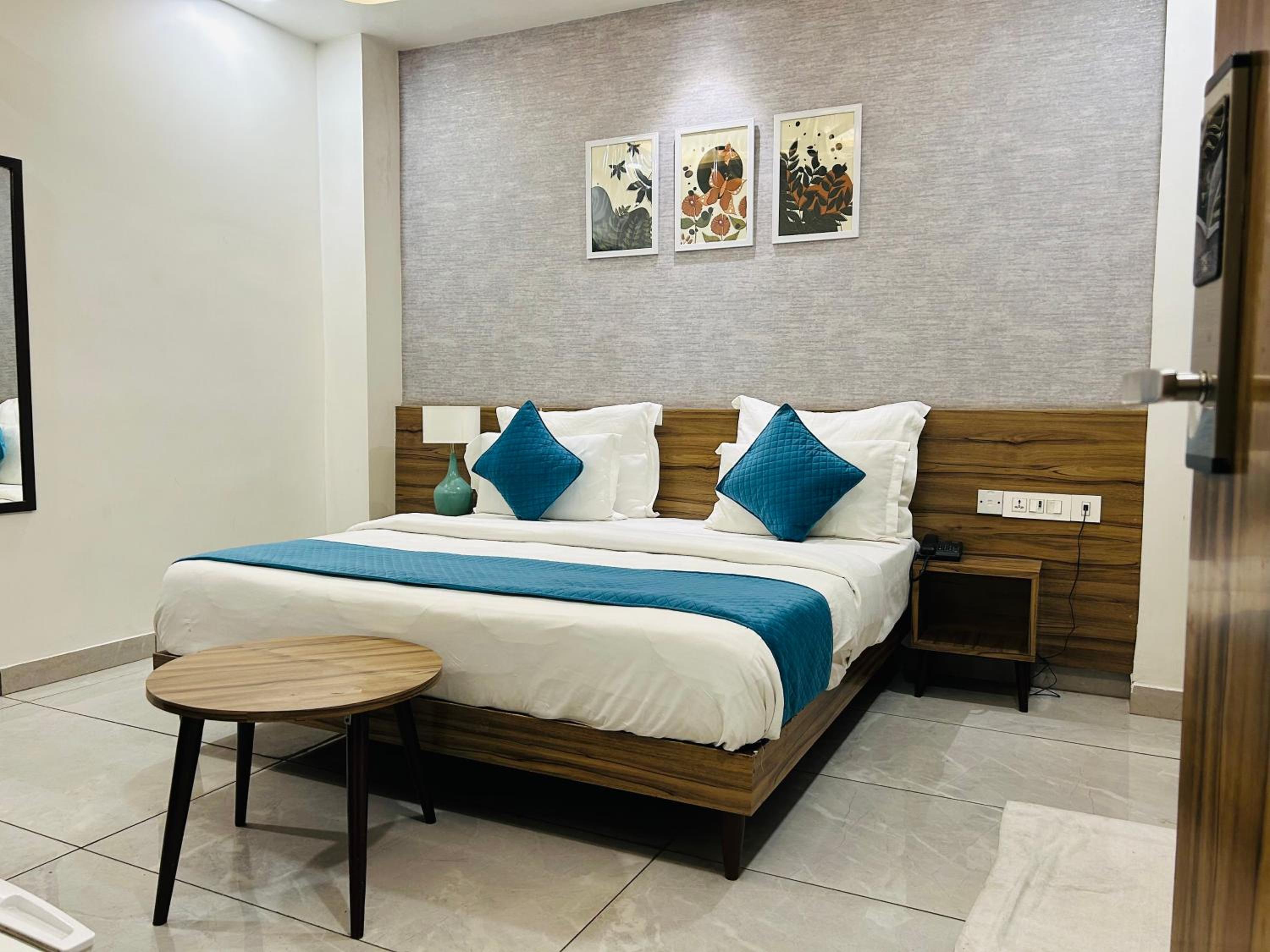 Deluxe Double Room - Photo 10