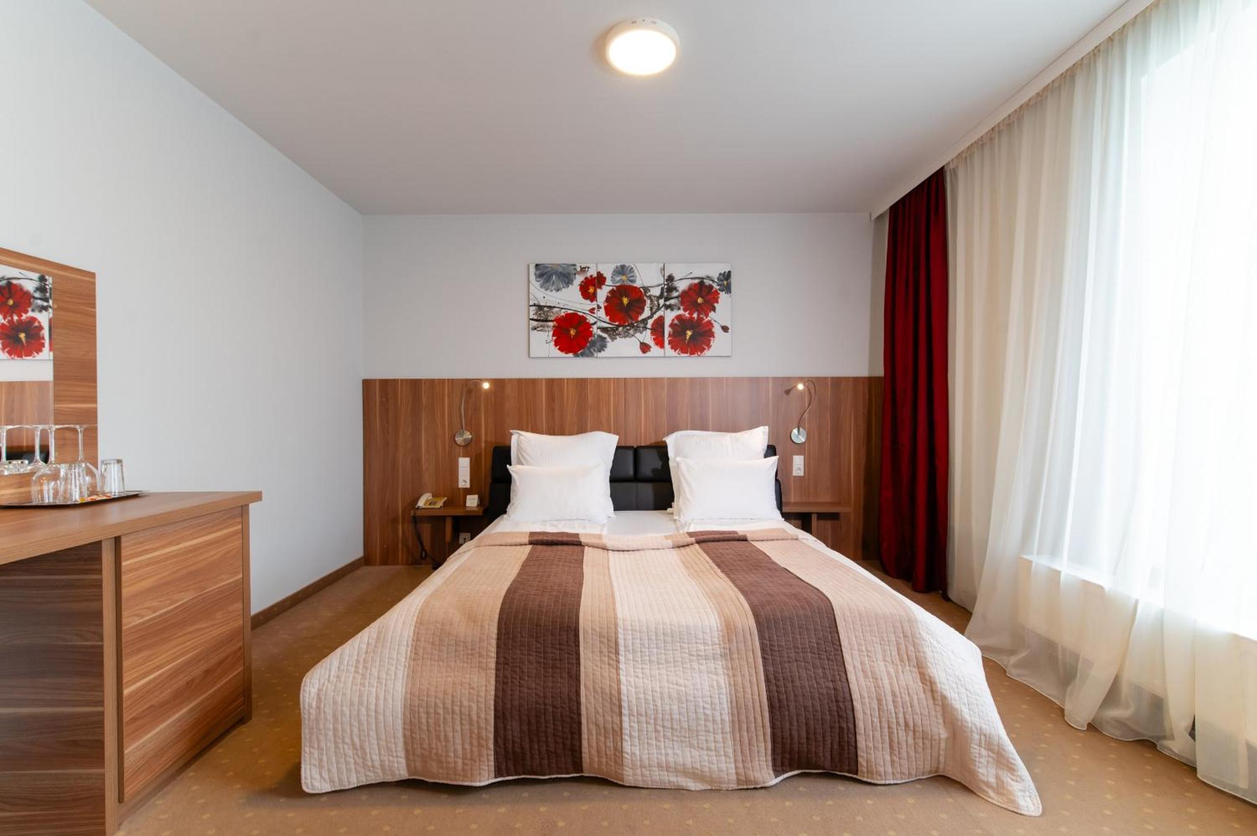 Family Suite With Balcony photo 2
