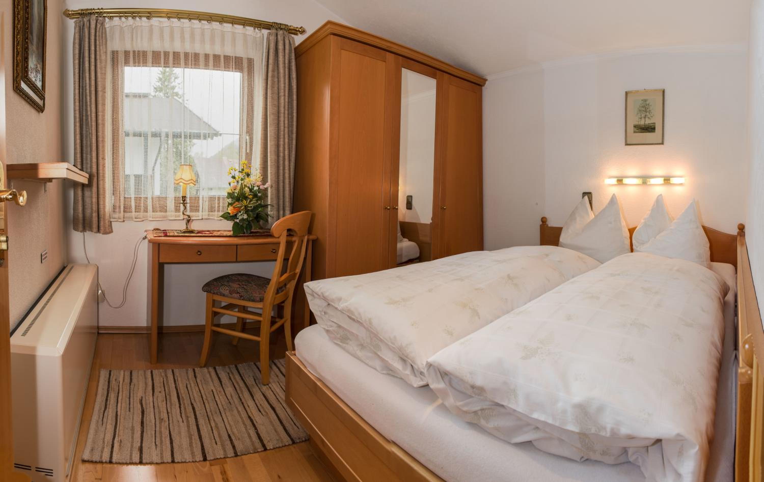 Two-Bedroom Apartment with Balcony photo 2