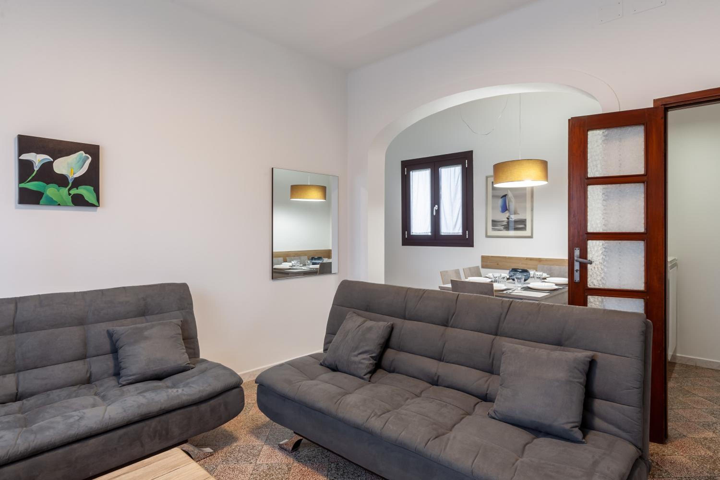 Two-Bedroom Deluxe Apartment with Garden View