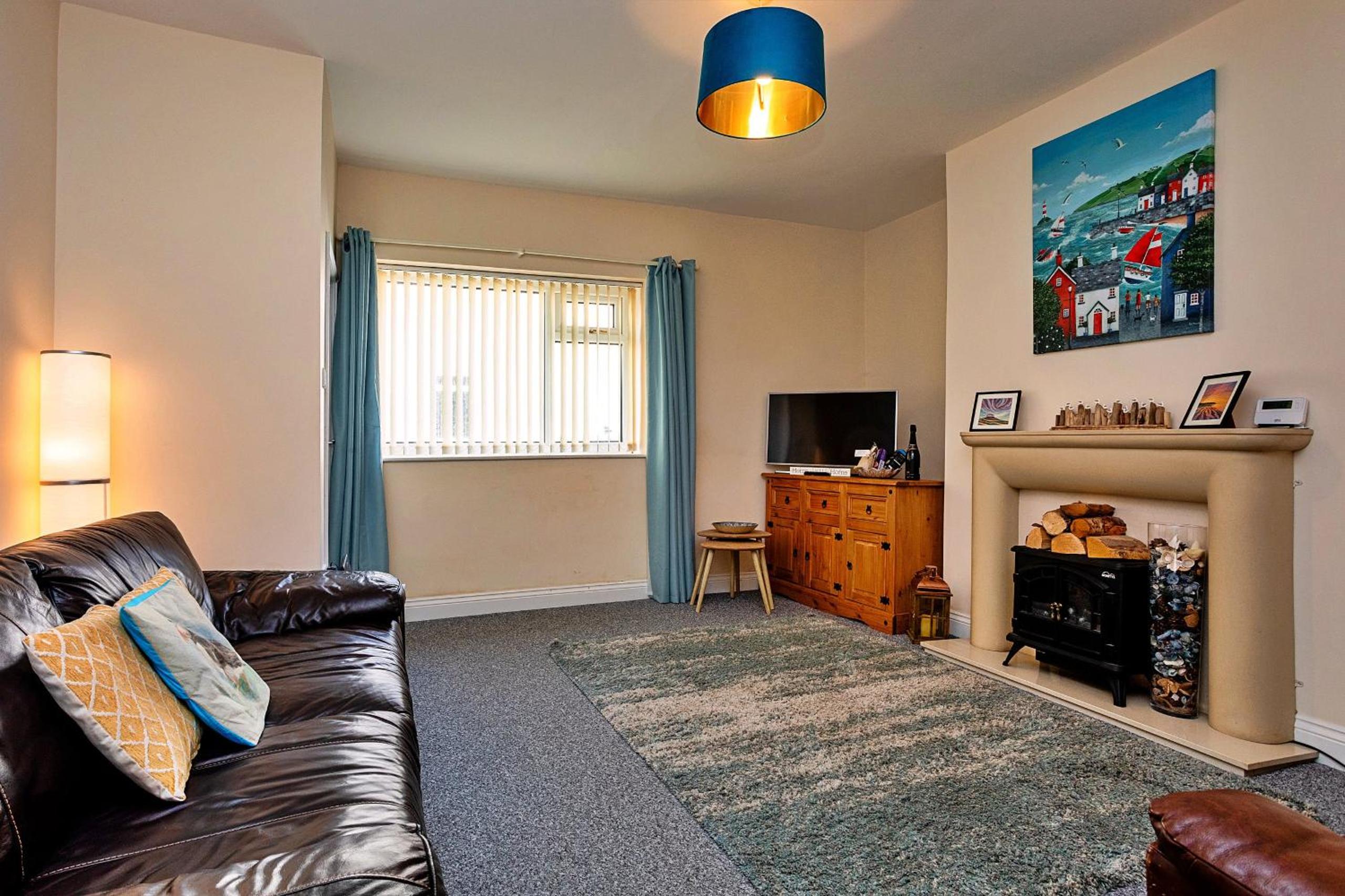 Three-Bedroom House photo 2