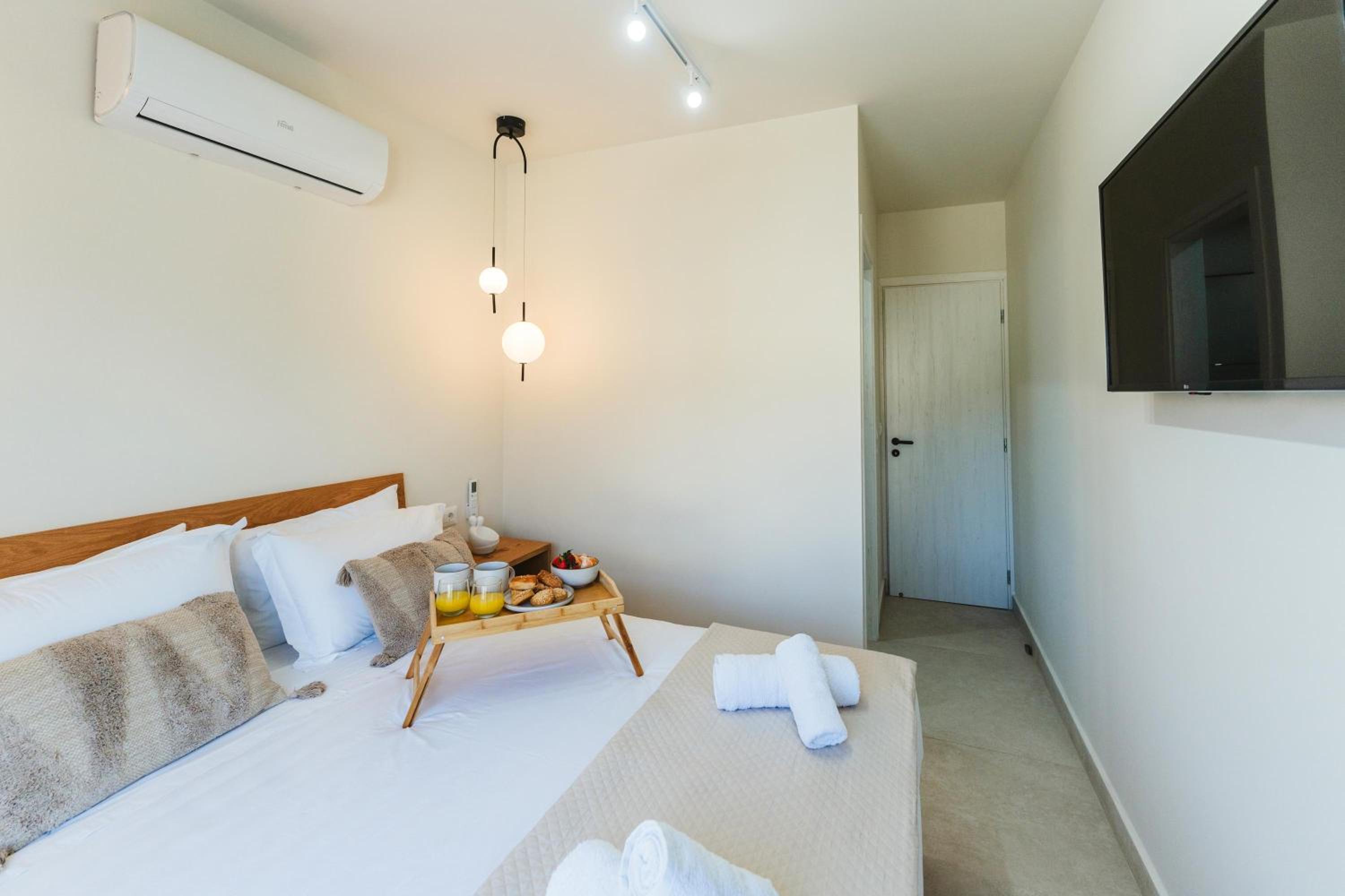 Three-Bedroom Villa photo 1