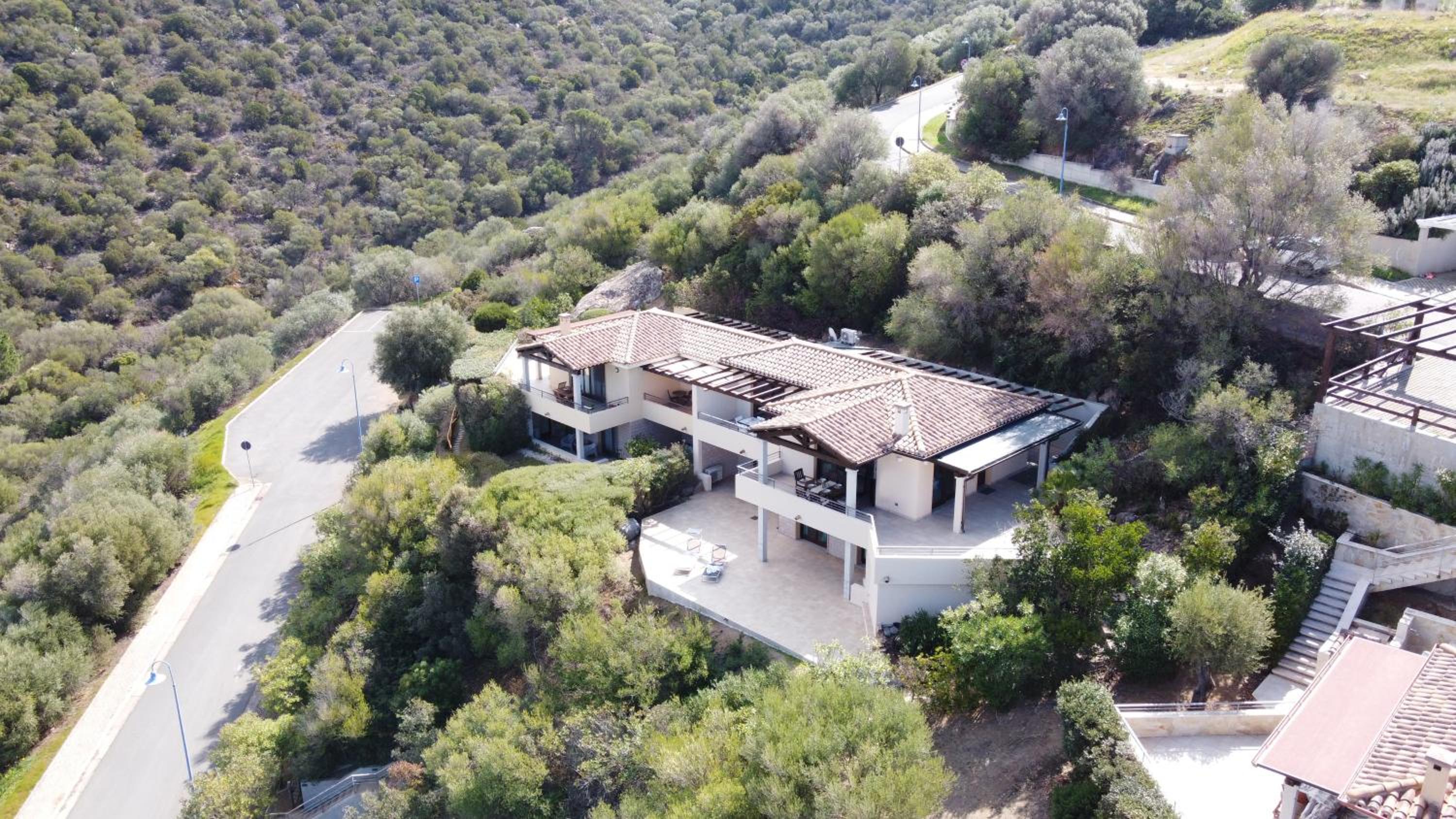 Four-Bedroom House photo 2