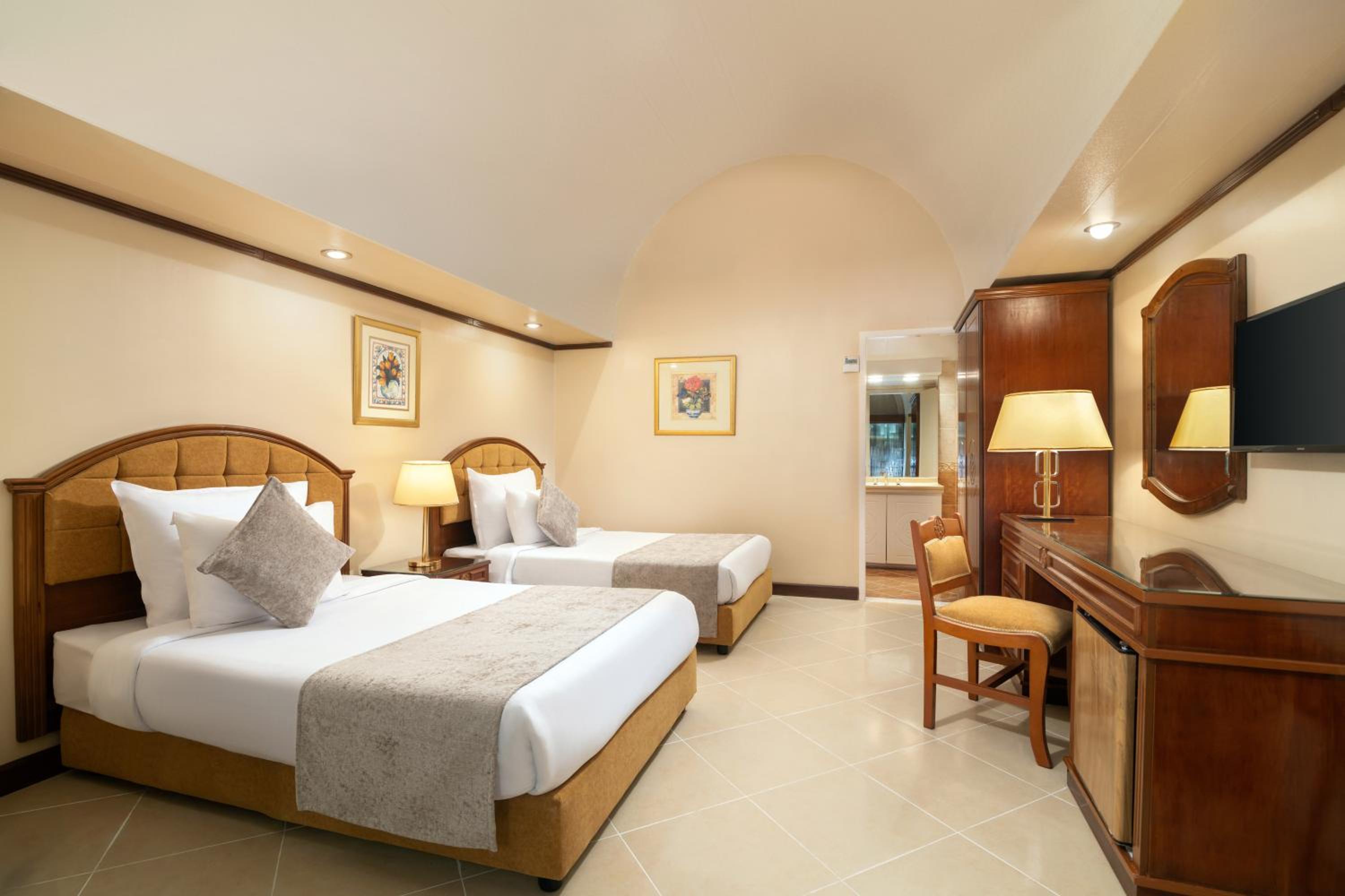 Superior, King or Twin Bed, Garden View