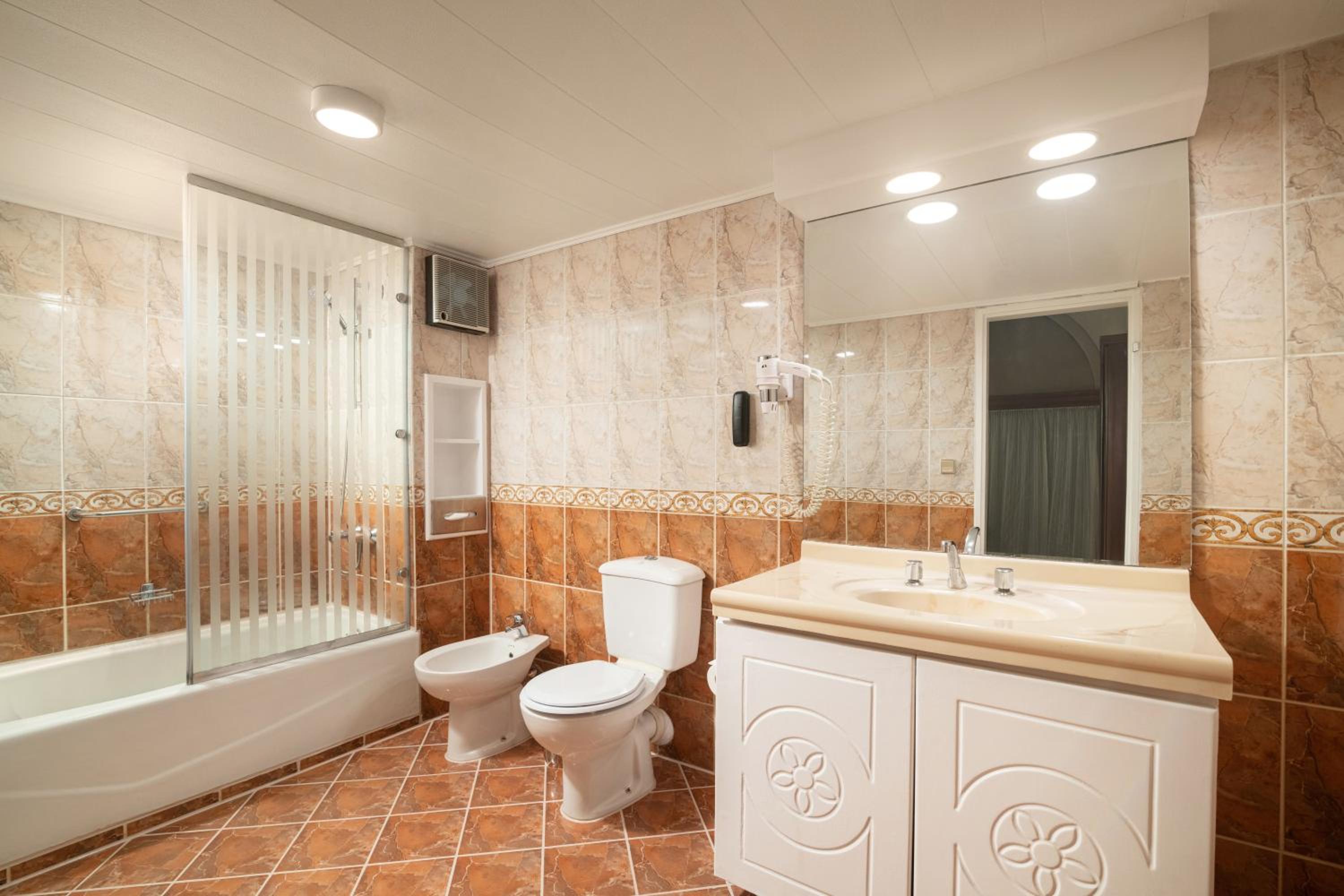 Superior, King or Twin Bed, Garden View