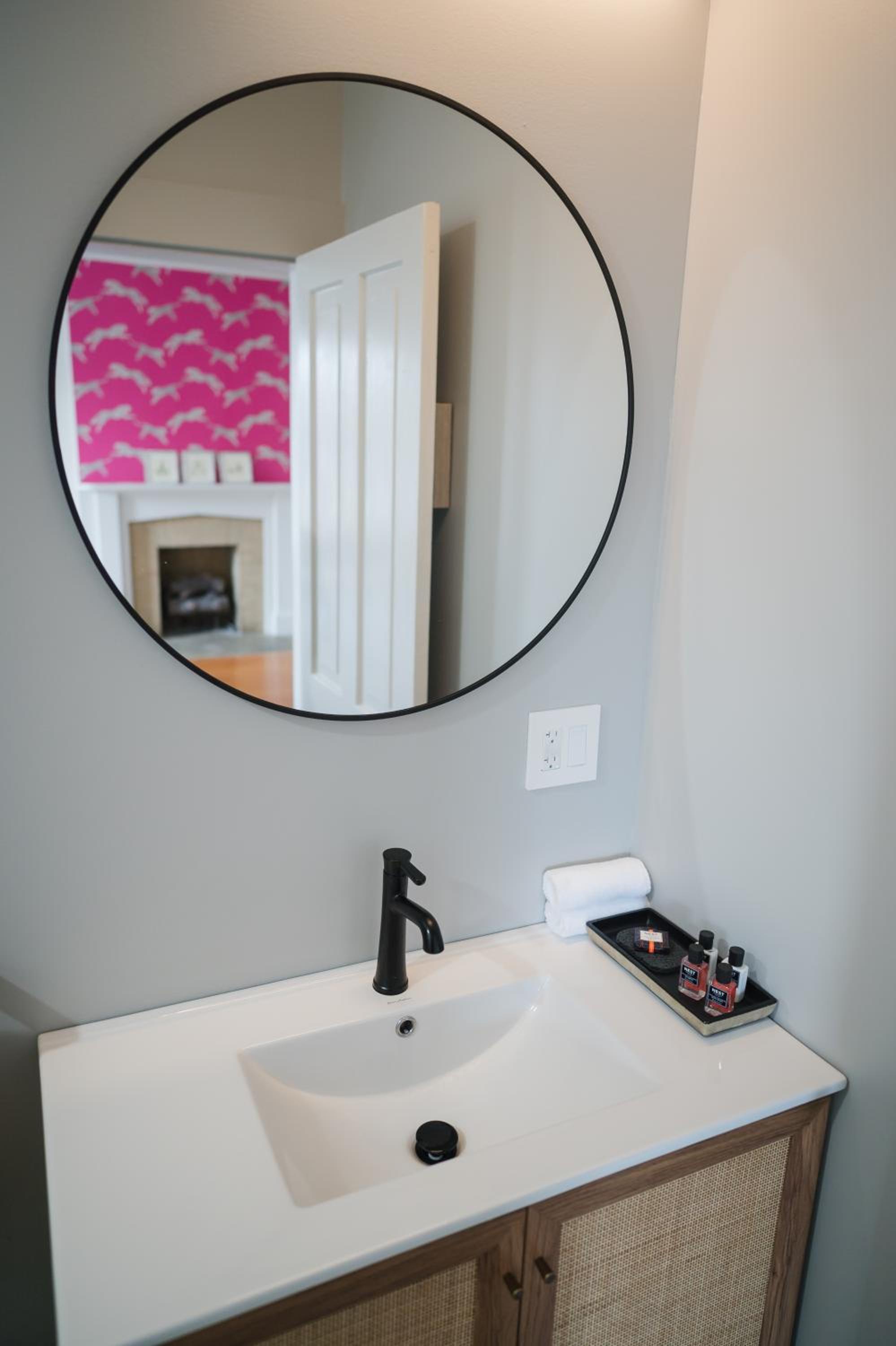 Queen Room - Photo 9