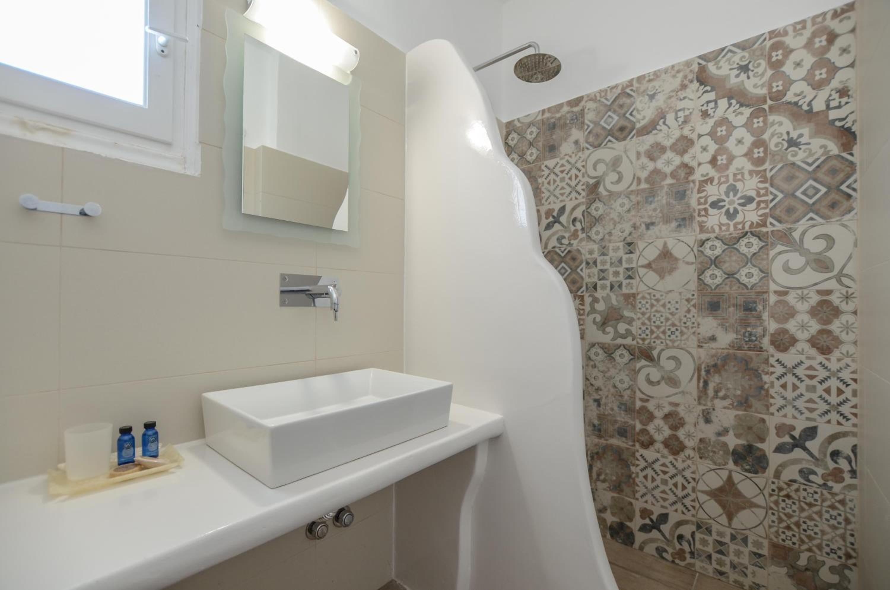 Junior Suite with Garden View - Photo 3