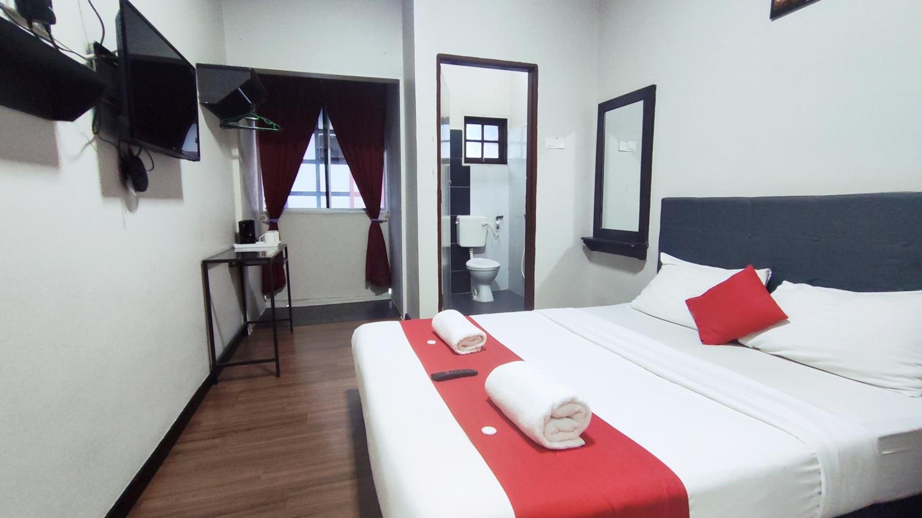 Double Room with Private Bathroom photo 3