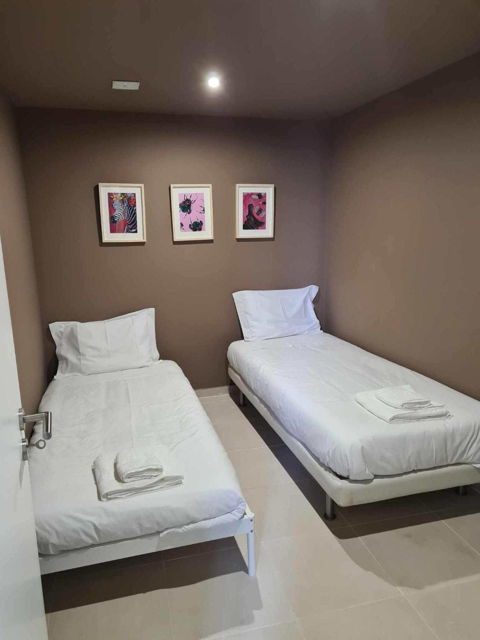 Three-Bedroom House photo 2