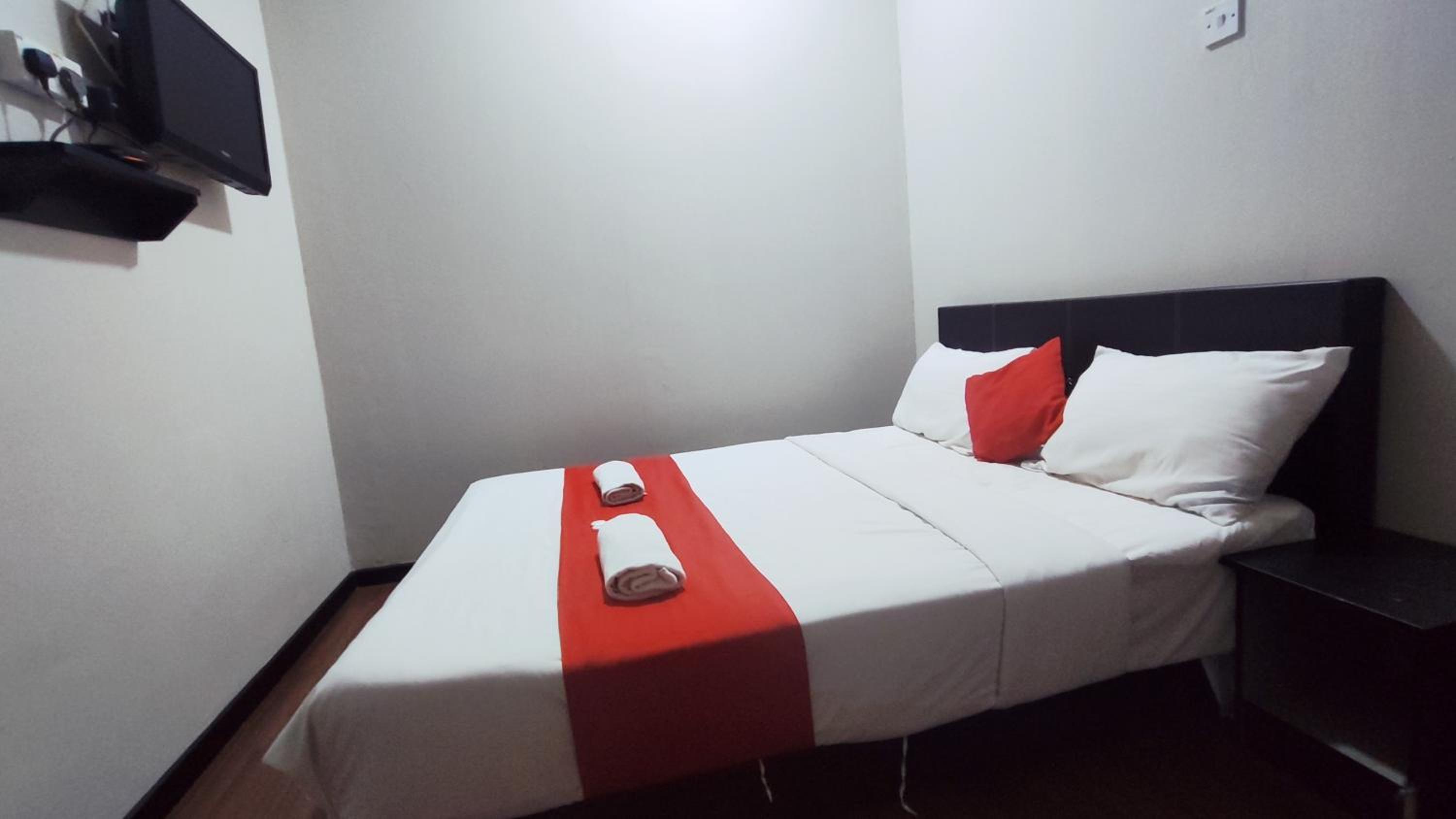 Double Room with Shared Bathroom photo 2