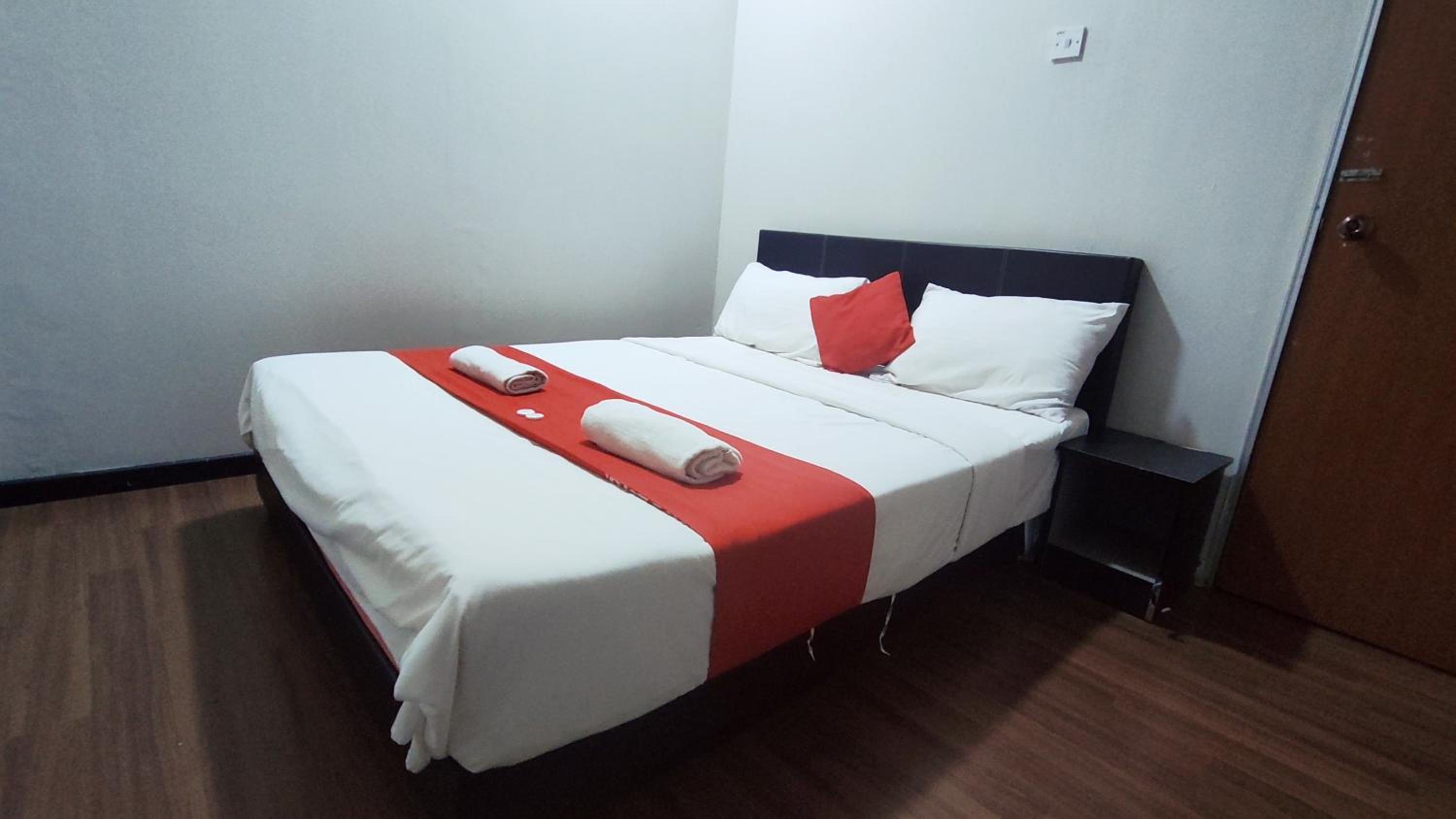 Double Room with Shared Bathroom photo 3
