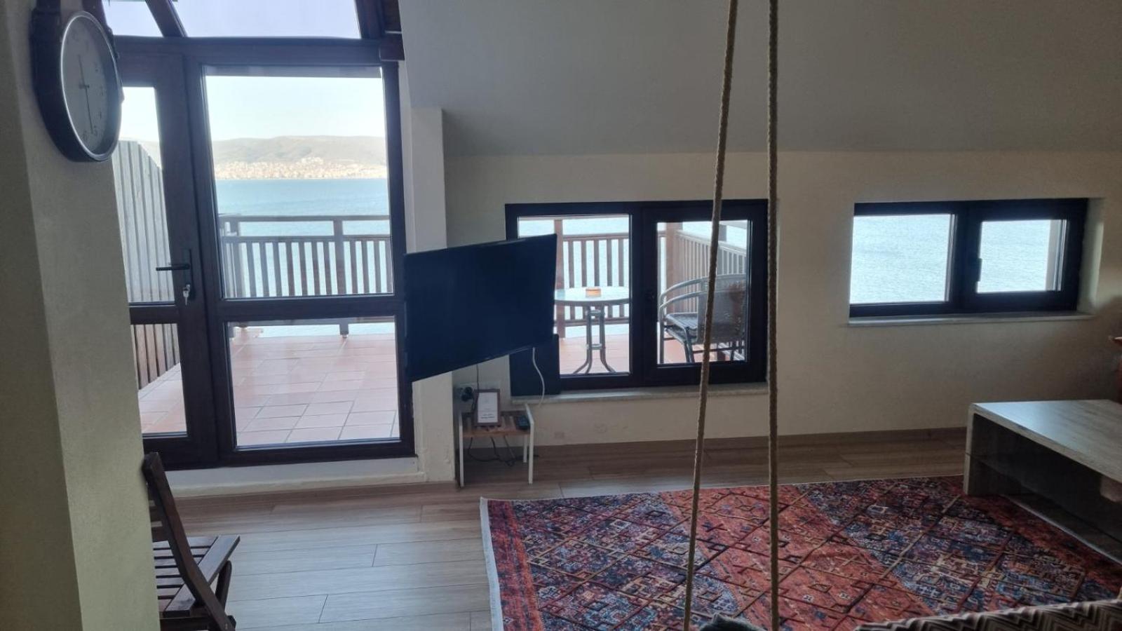 Superior One-Bedroom Apartment with Sea View photo 2