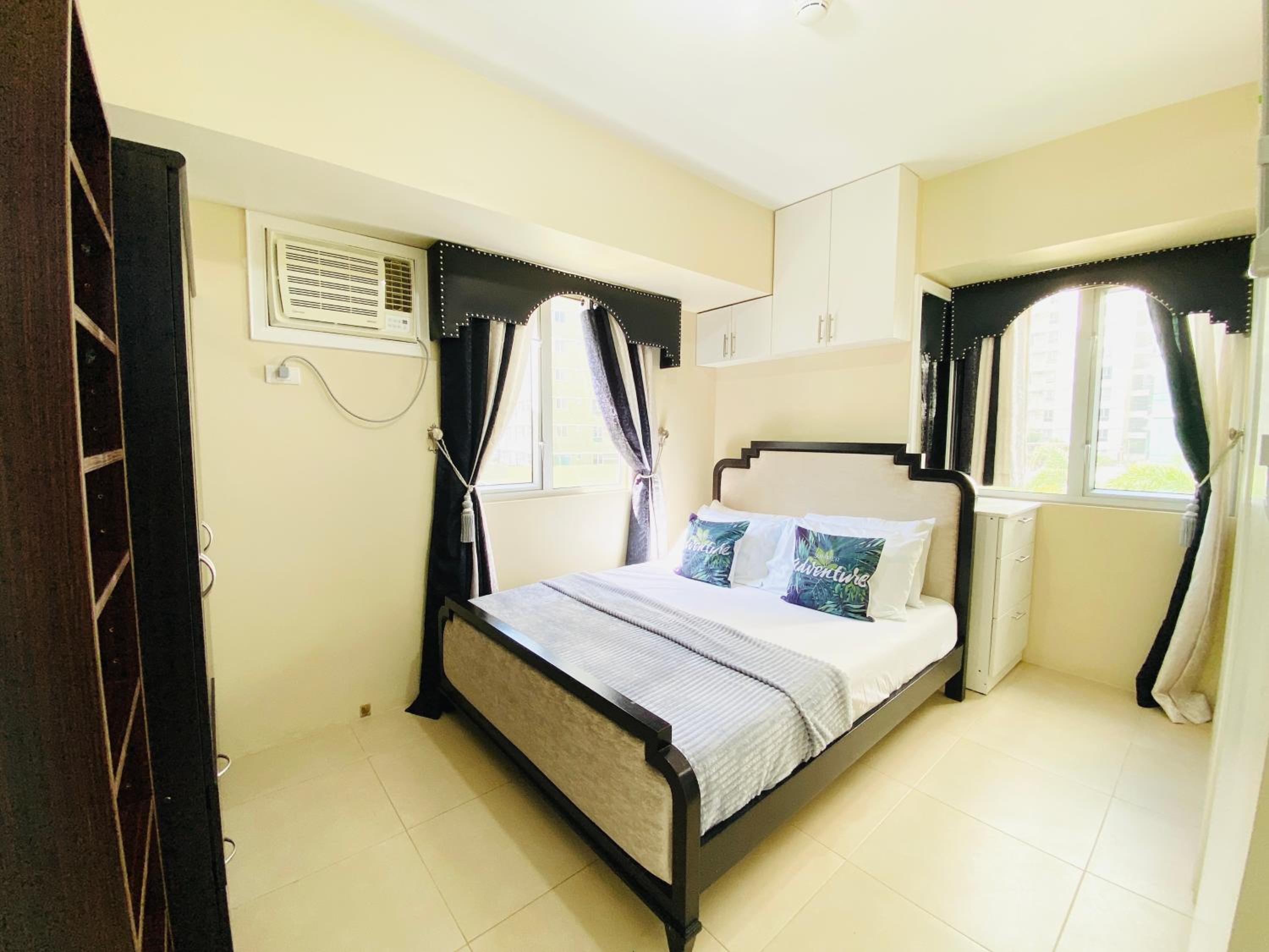 Two-Bedroom Apartment - Photo 2