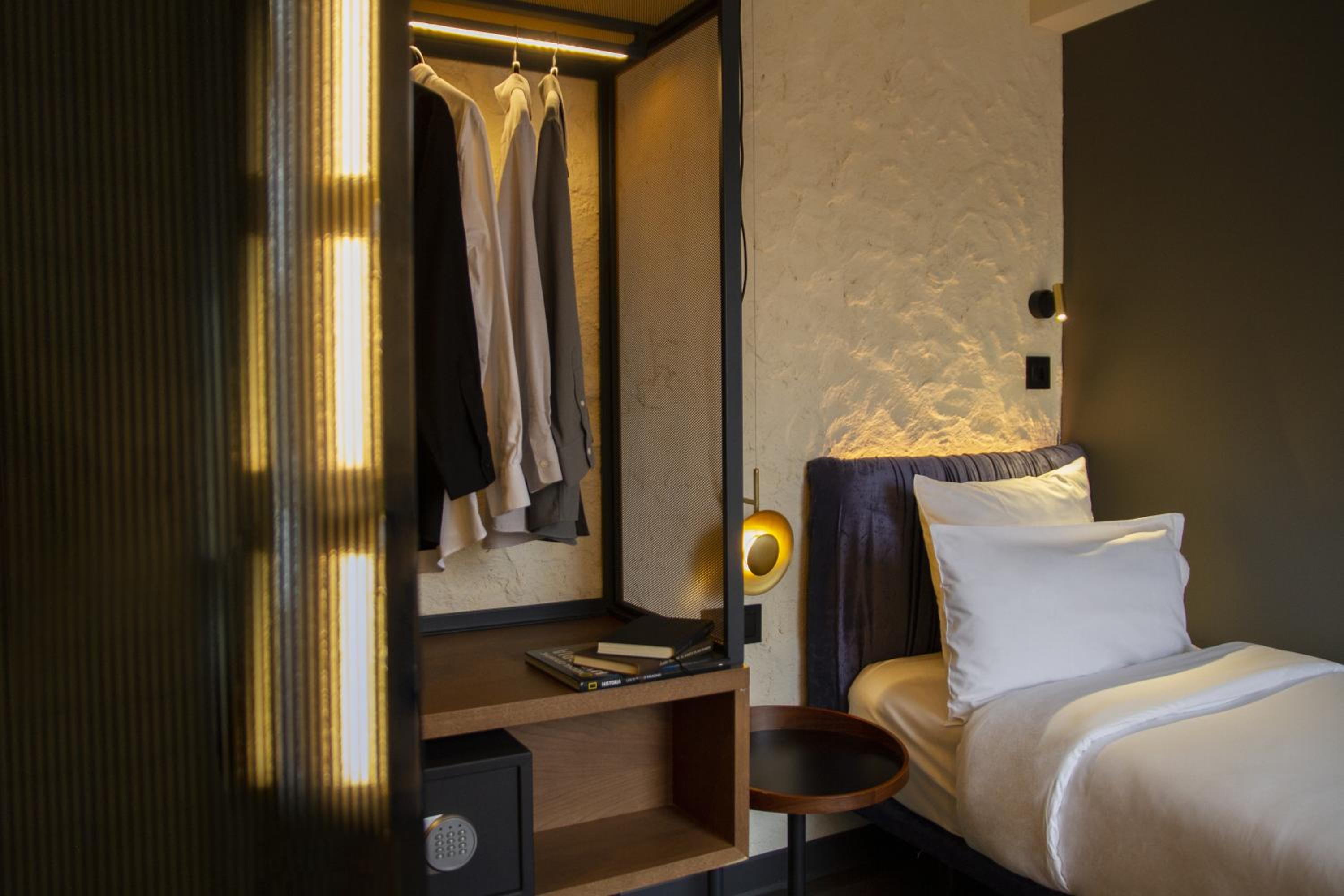 Single Room photo 3