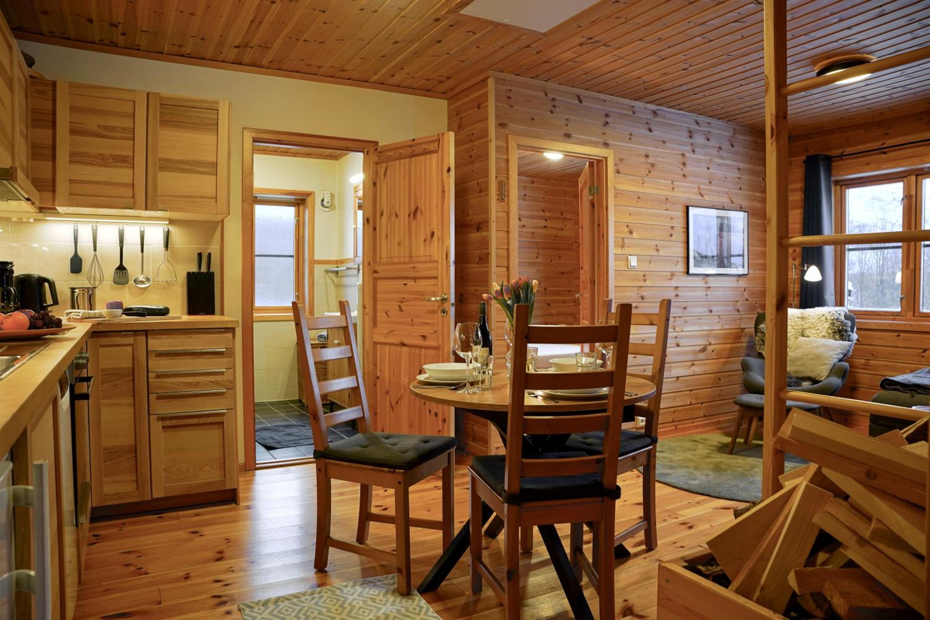 Two-Bedroom House - Photo 2