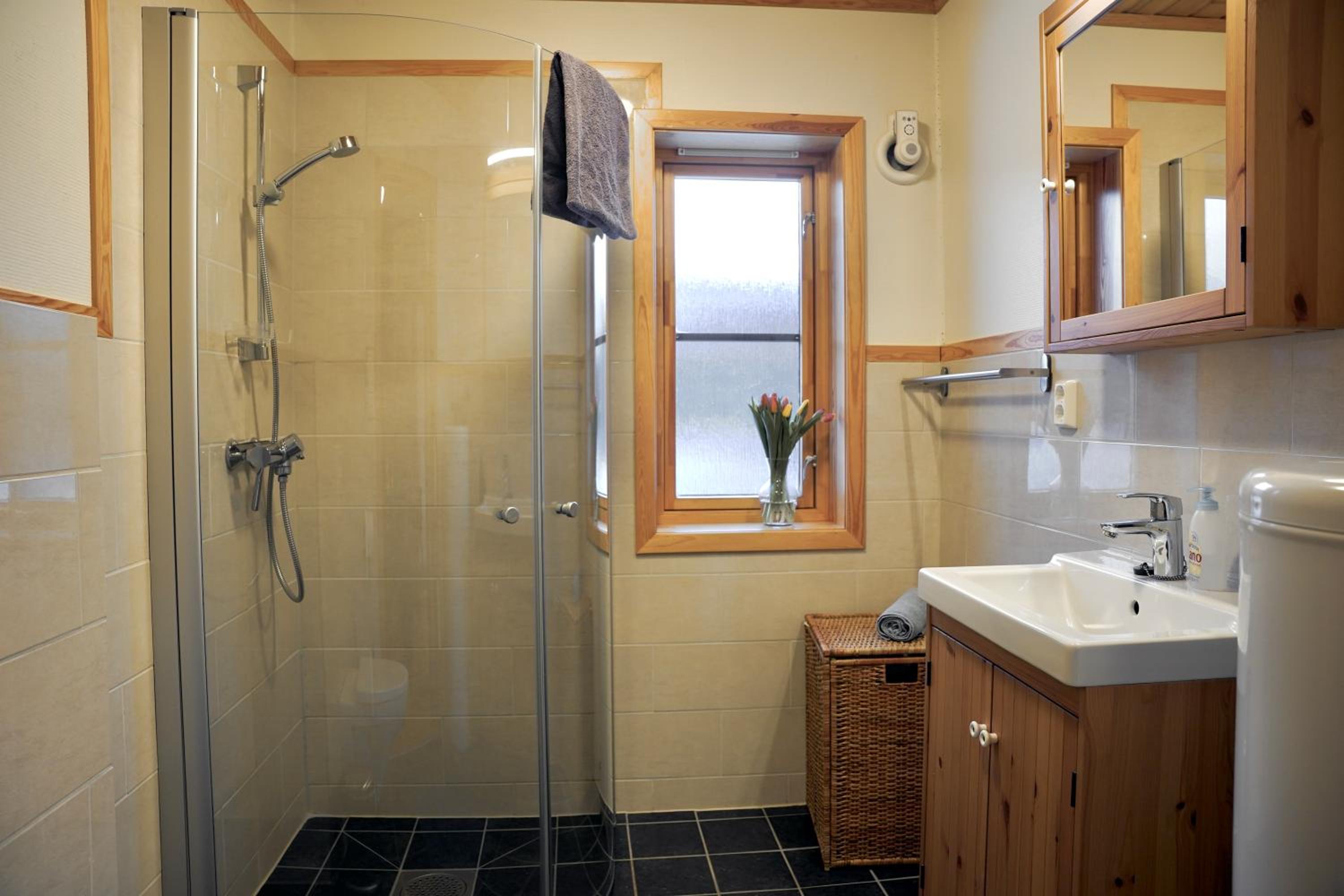 Two-Bedroom House - Photo 7