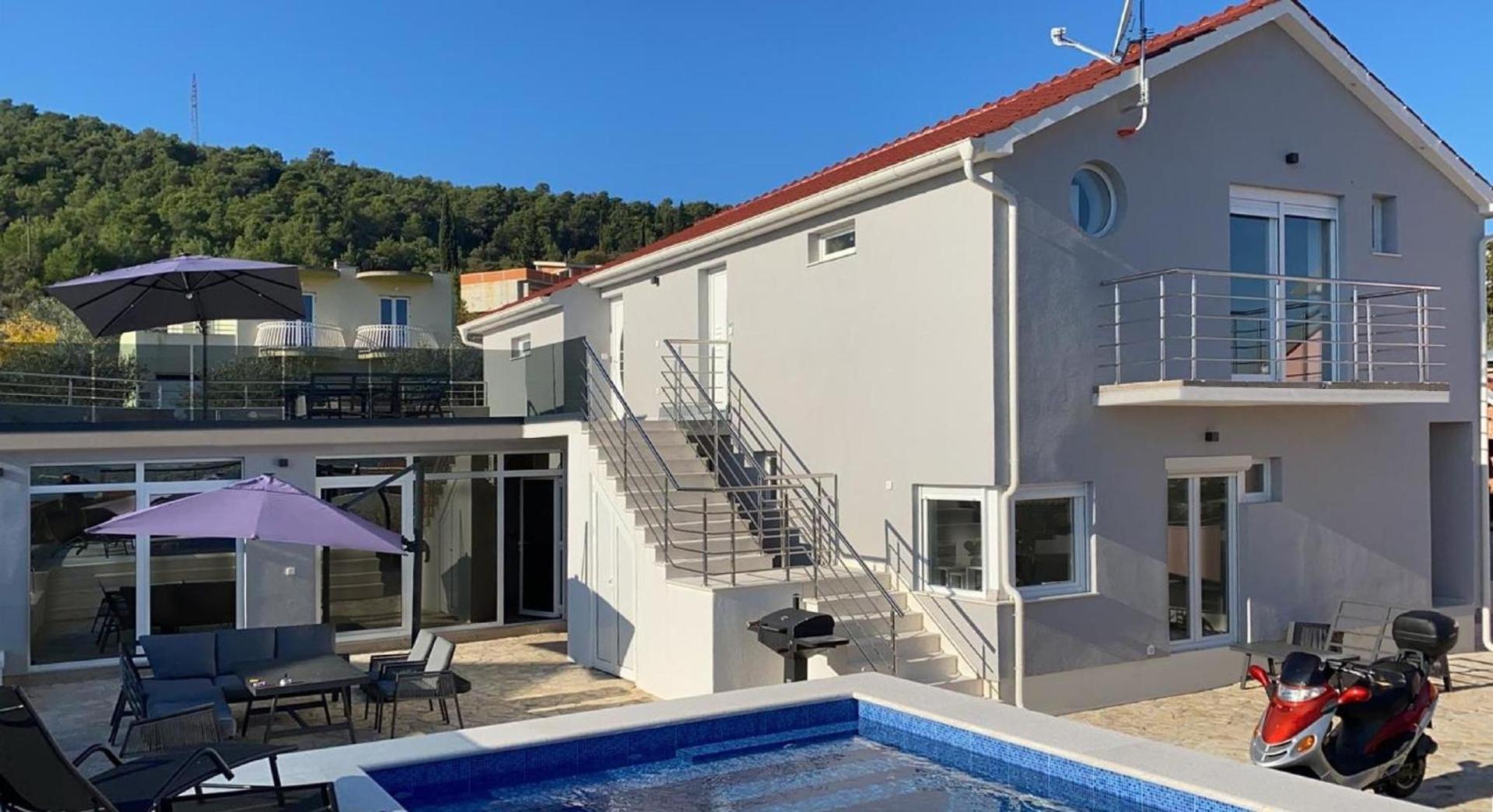 Five-Bedroom Holiday Home photo 2