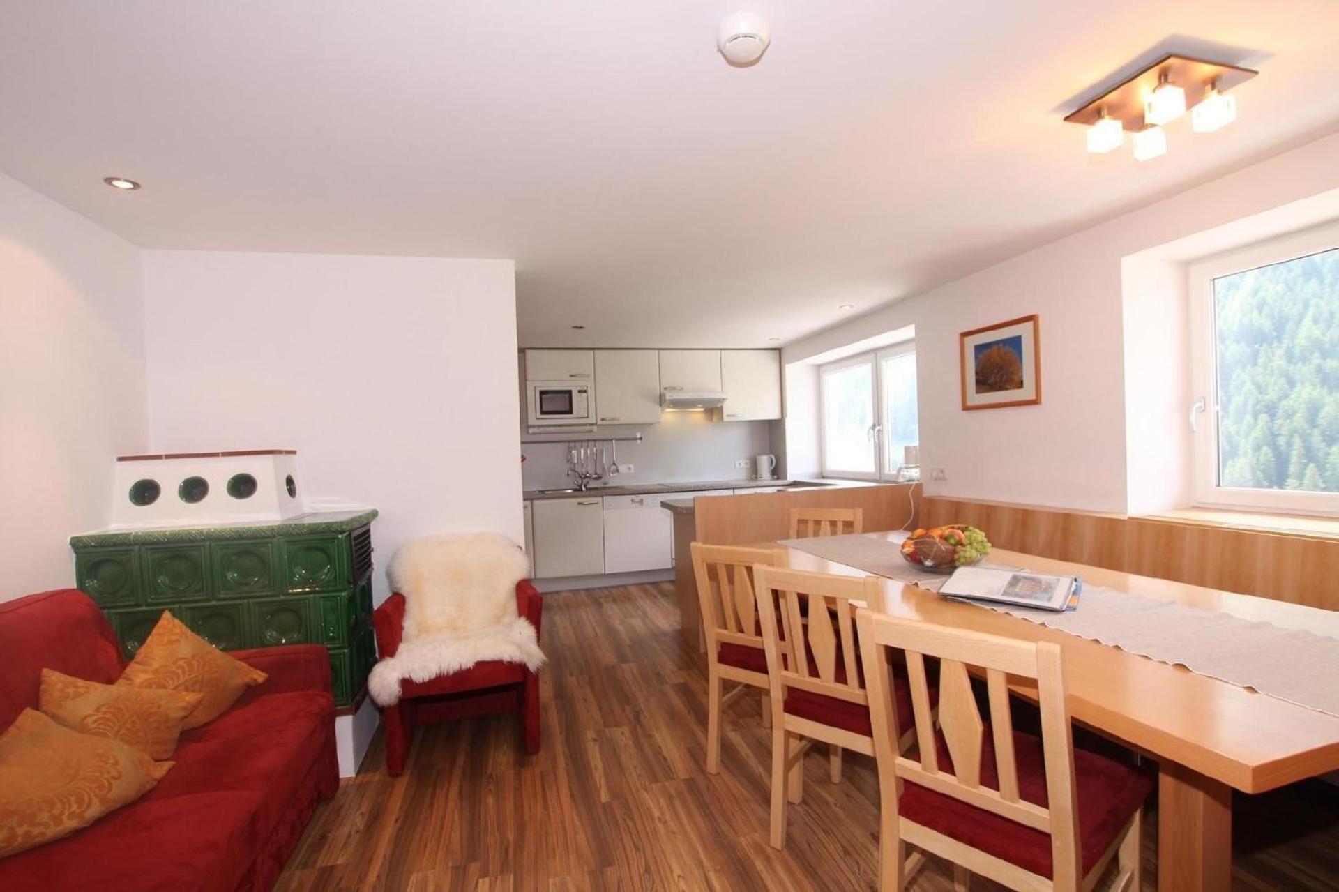 Apartment photo 2