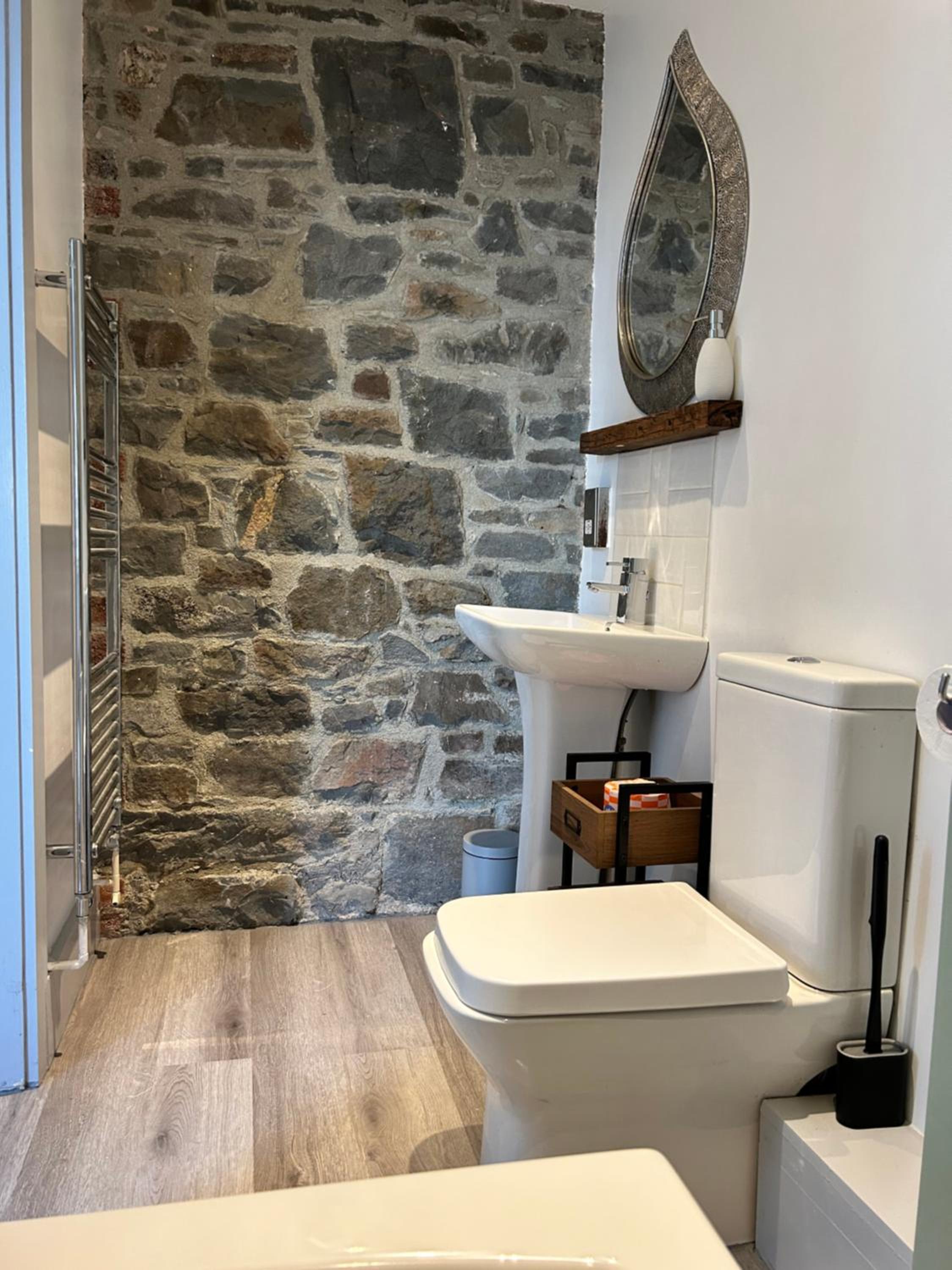 One-Bedroom Apartment - Photo 10