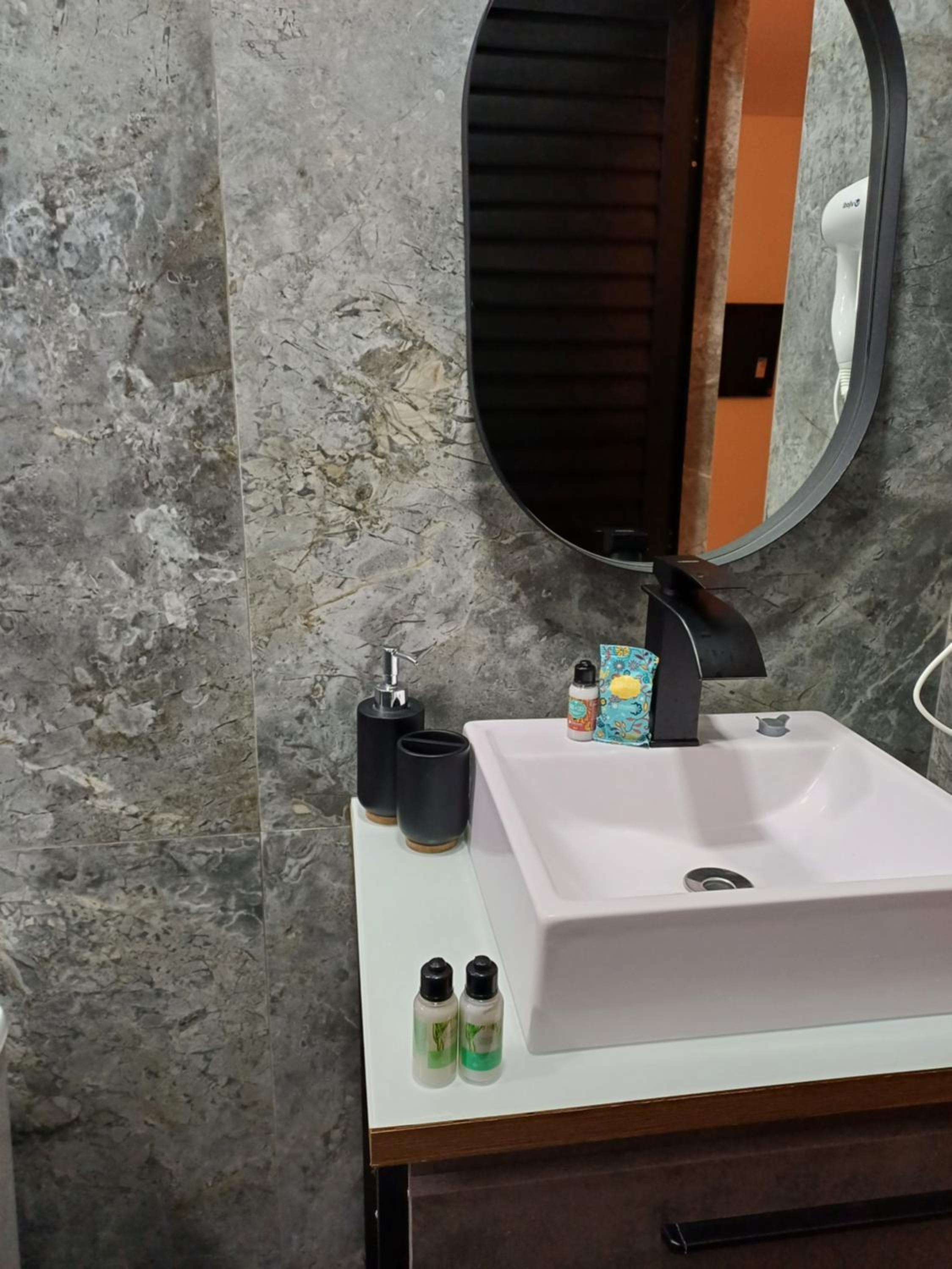 Double Room with Private Bathroom photo 3