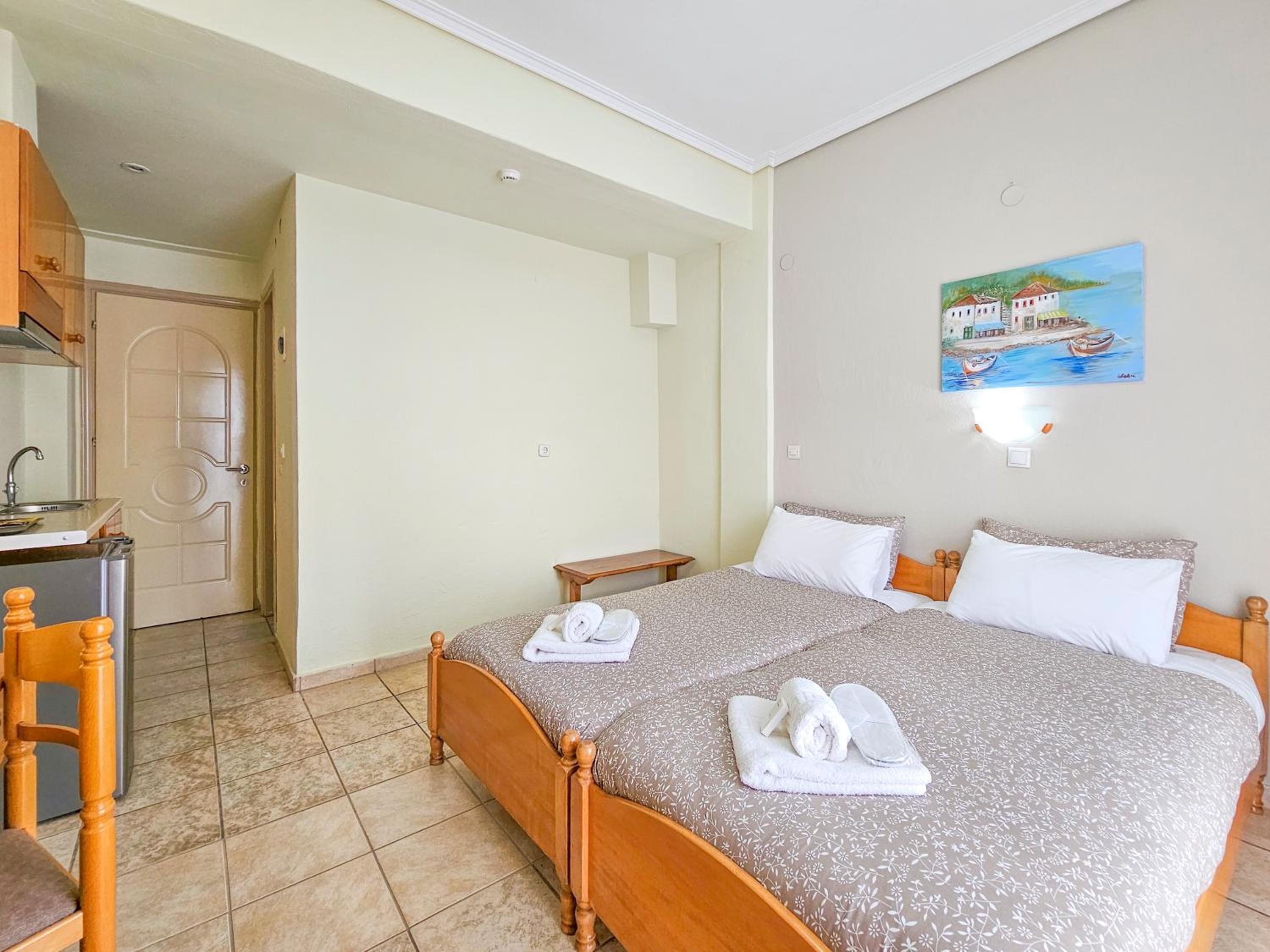 Budget Double Room - Photo 4