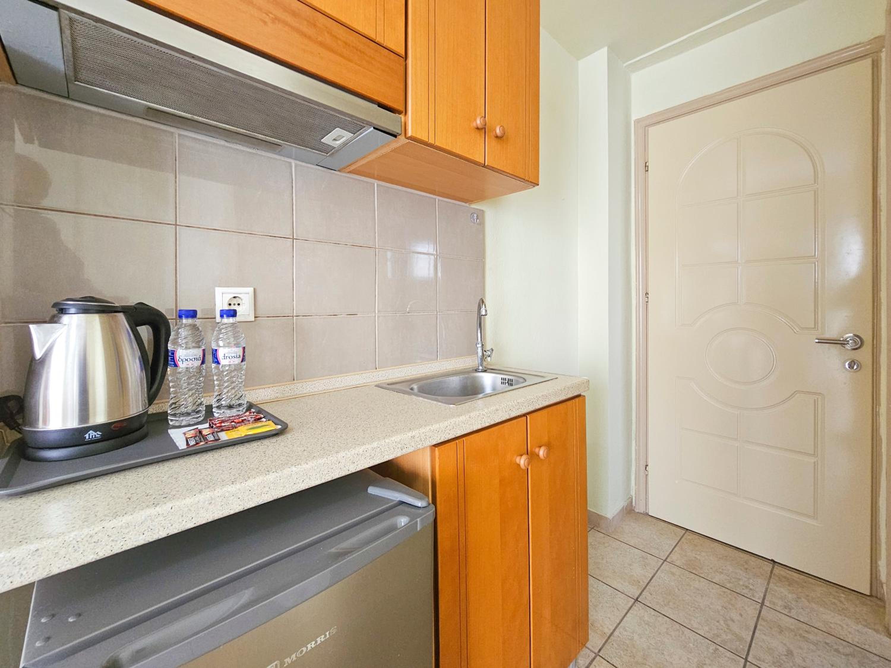 Budget Double Room - Photo 6