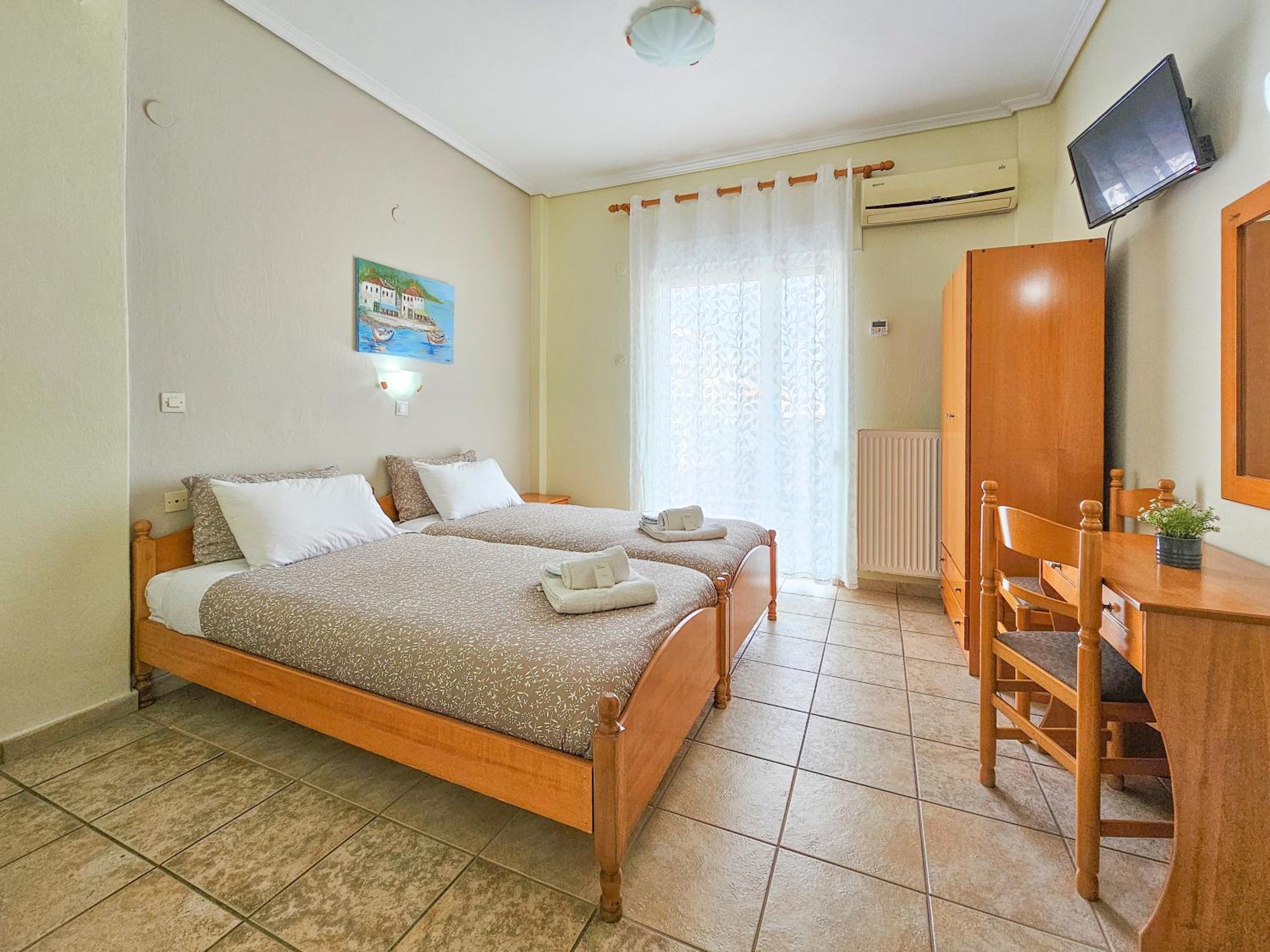 Budget Double Room - Photo 3