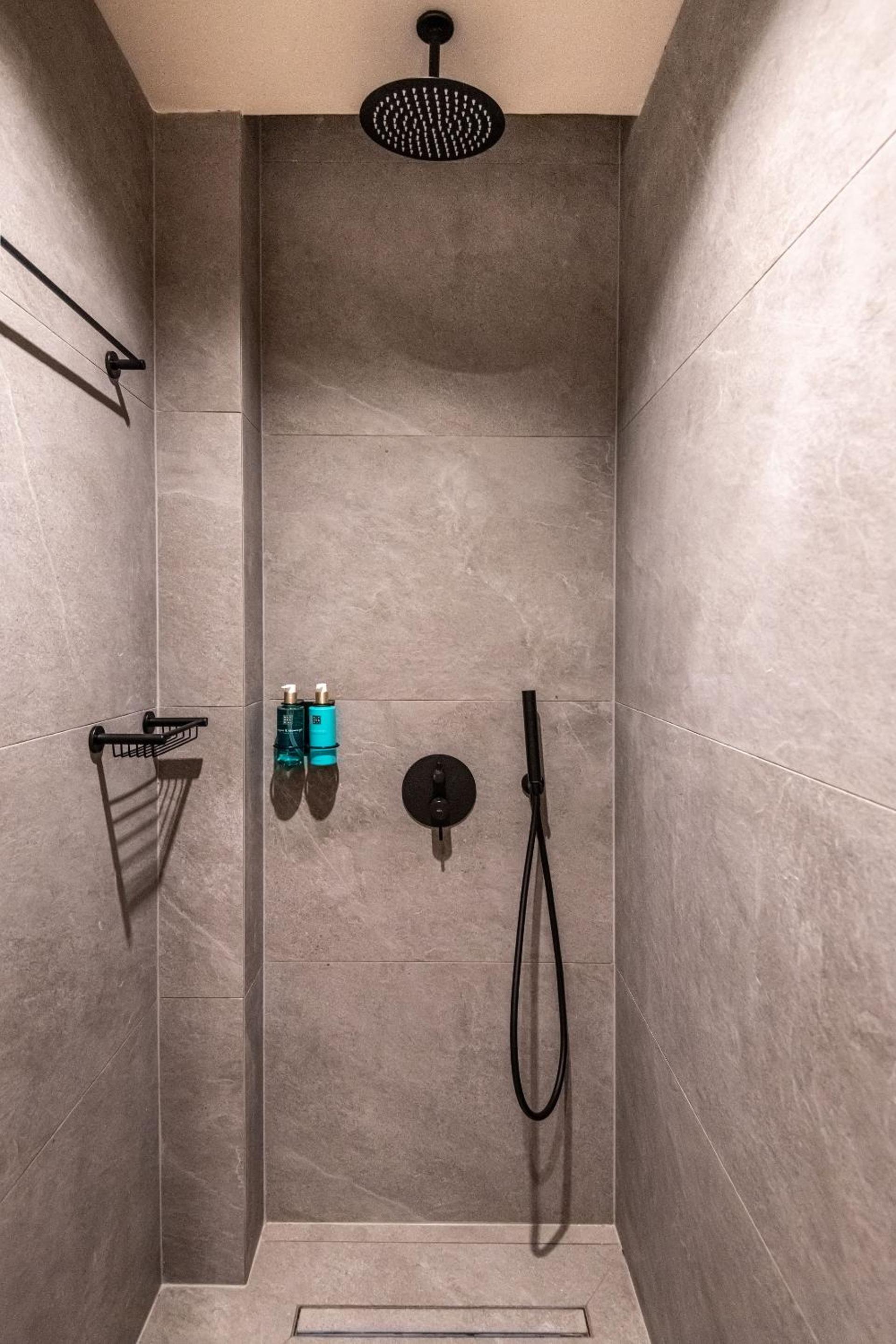 Double Room with Spa Bath photo 2