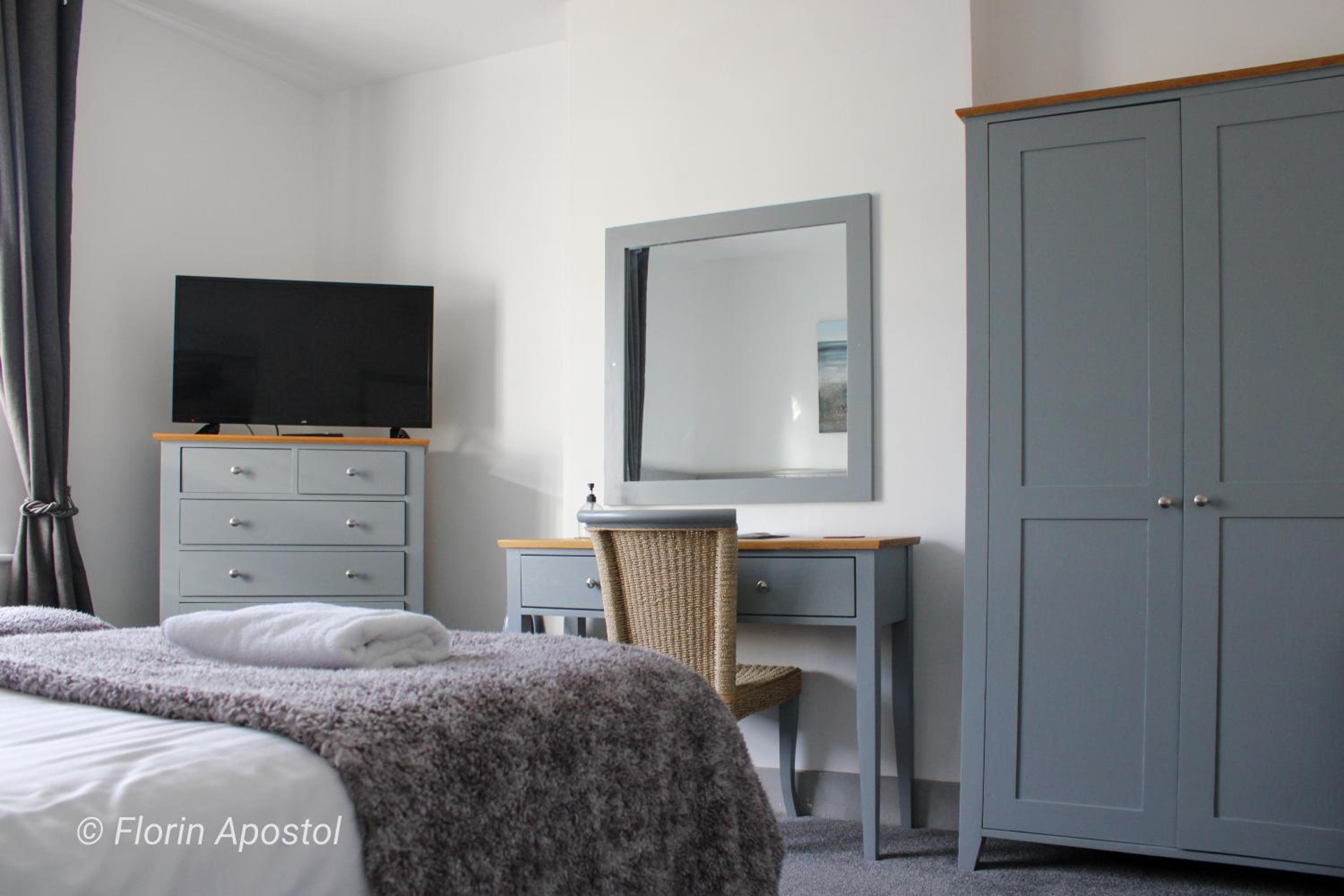 Standard Twin Room - Photo 1
