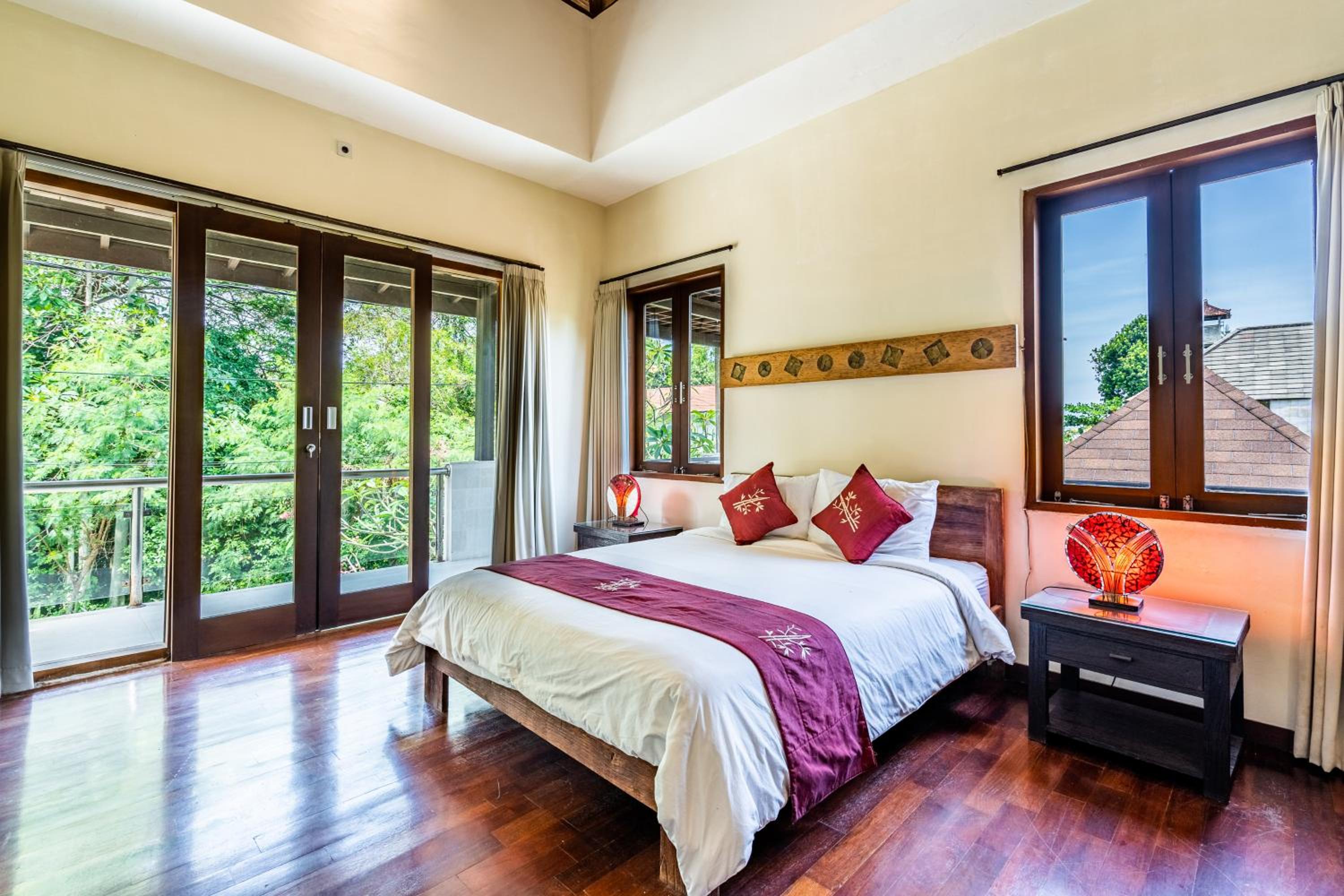 Three-Bedroom Villa - Photo 10