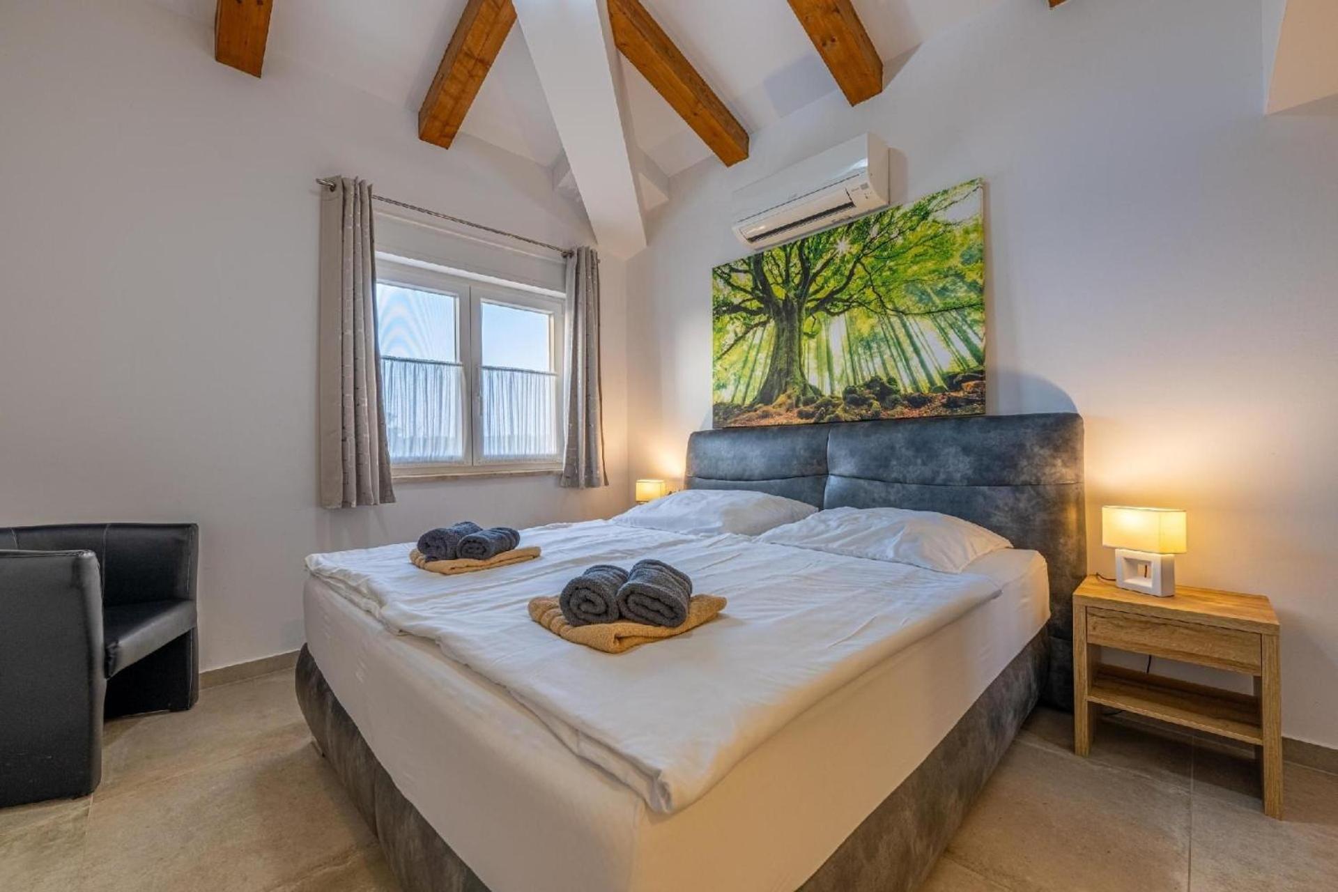 Seven-Bedroom Holiday Home