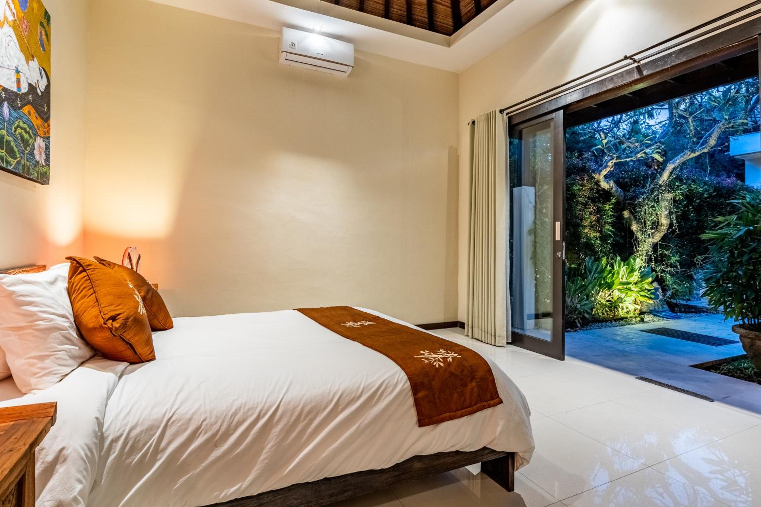 Three-Bedroom Villa - Photo 17