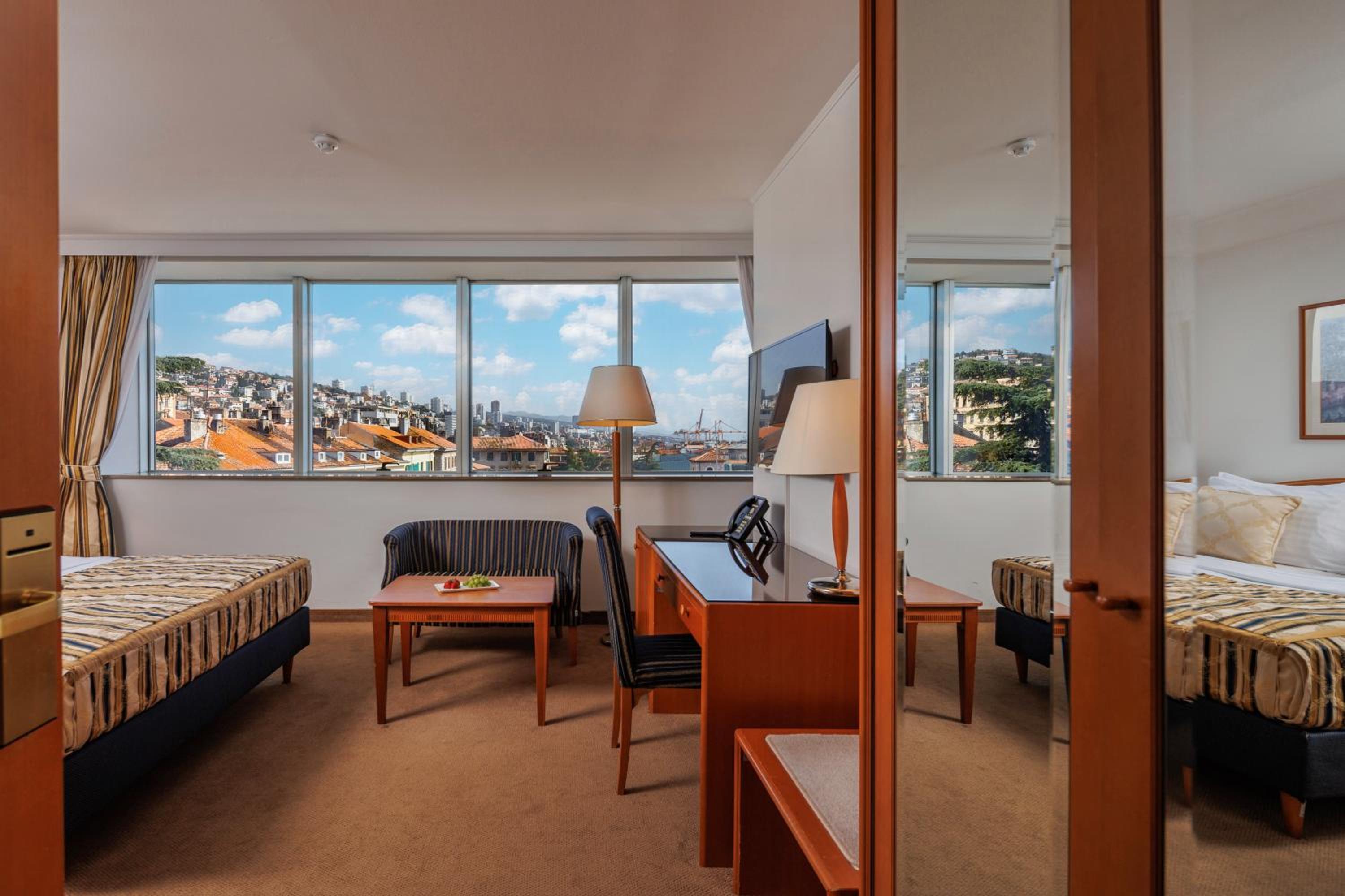 Superior Double or Twin Room - Photo 7