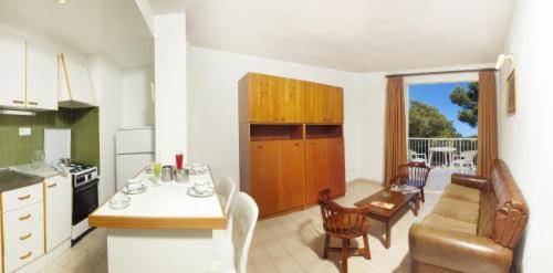 One-Bedroom Apartment with Air Conditioning photo 3