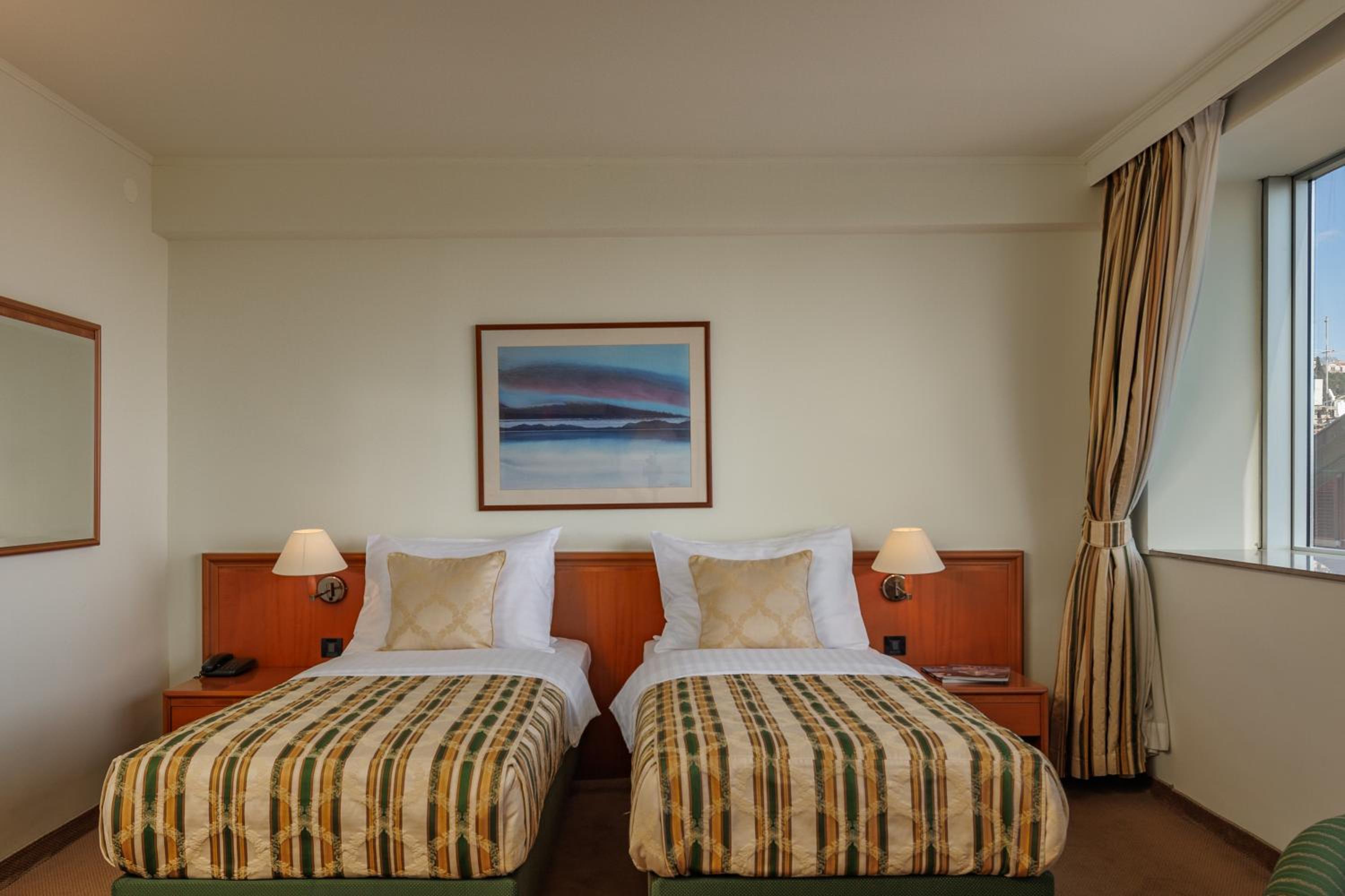 Superior Double or Twin Room - Photo 6